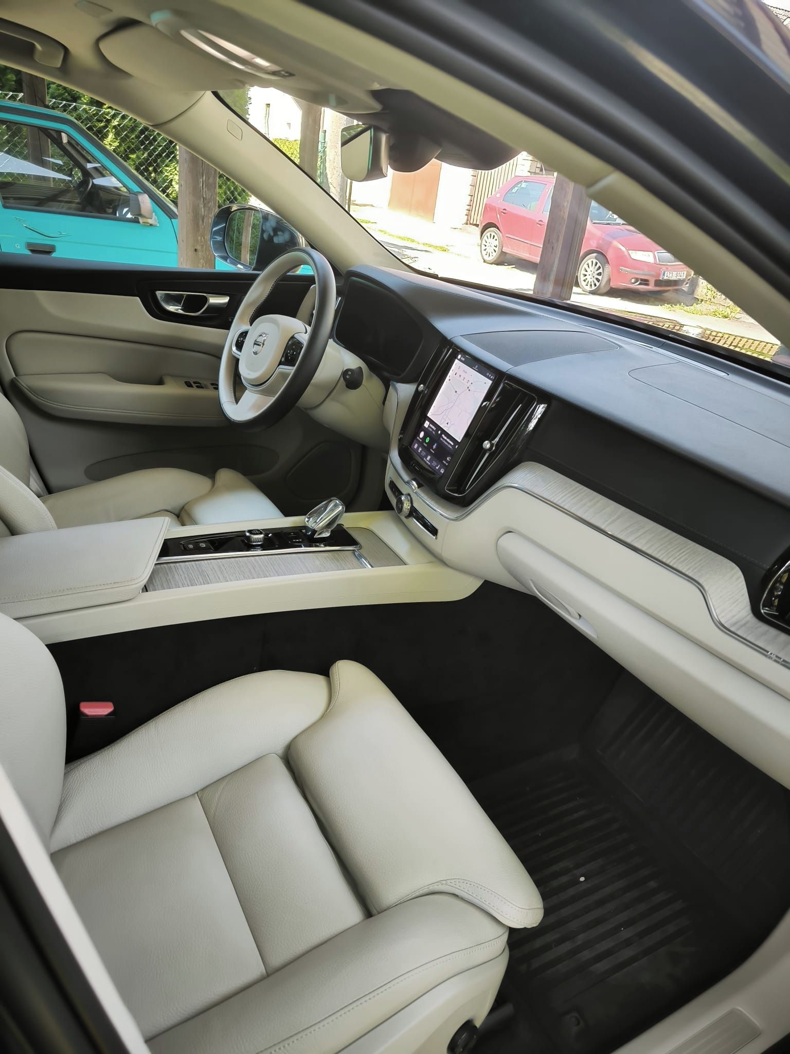 Volvo XC60, B5 AWD, 184KW, INSCRIPTION, ČR - fotka 4