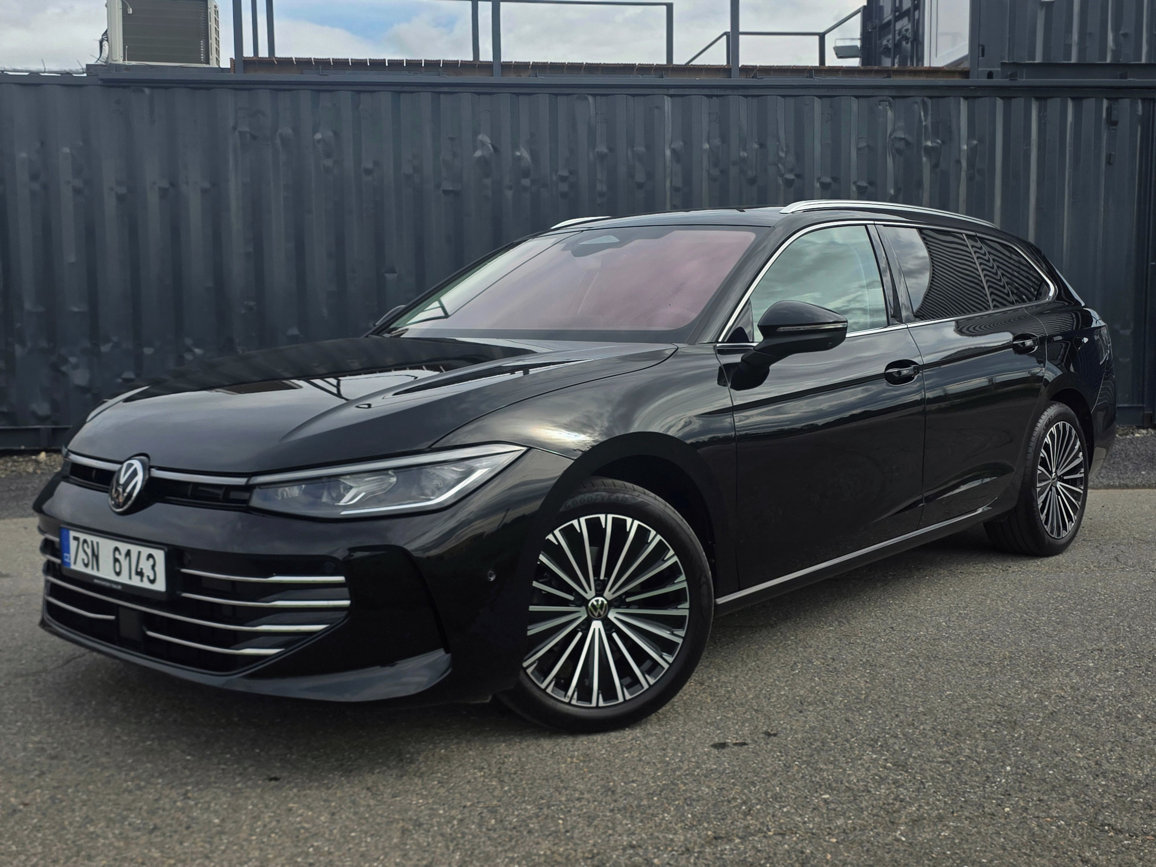 Volkswagen Passat, 2.0 TDI, Elegance / TOP STAV
