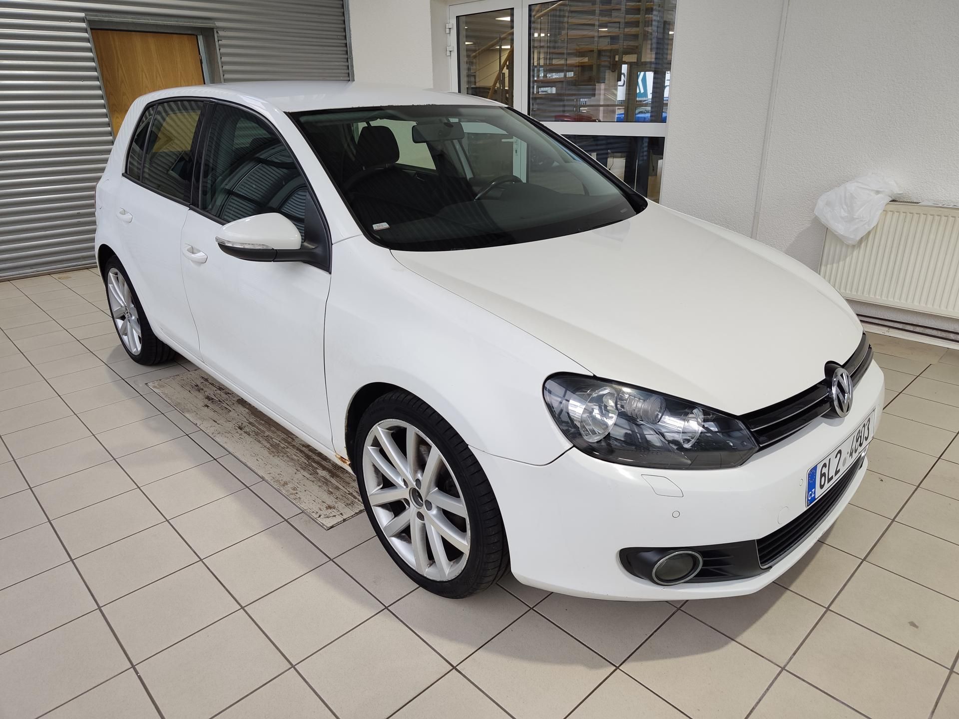 Volkswagen Golf, 2.0TDi 103kW Highline ČR - fotka 5