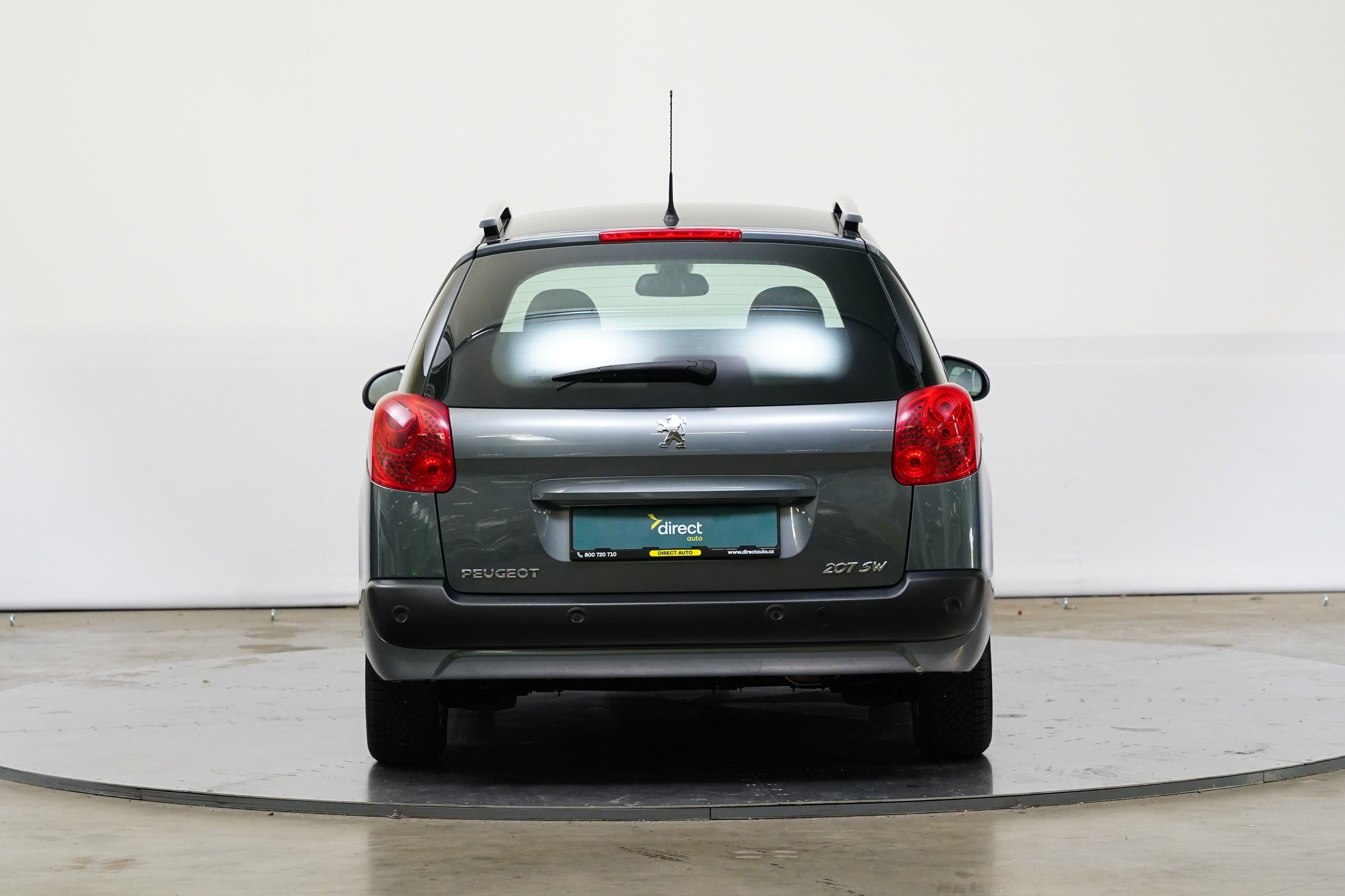 Peugeot 207, 1.4 VTi 16V 77 kW Premium - fotka 6