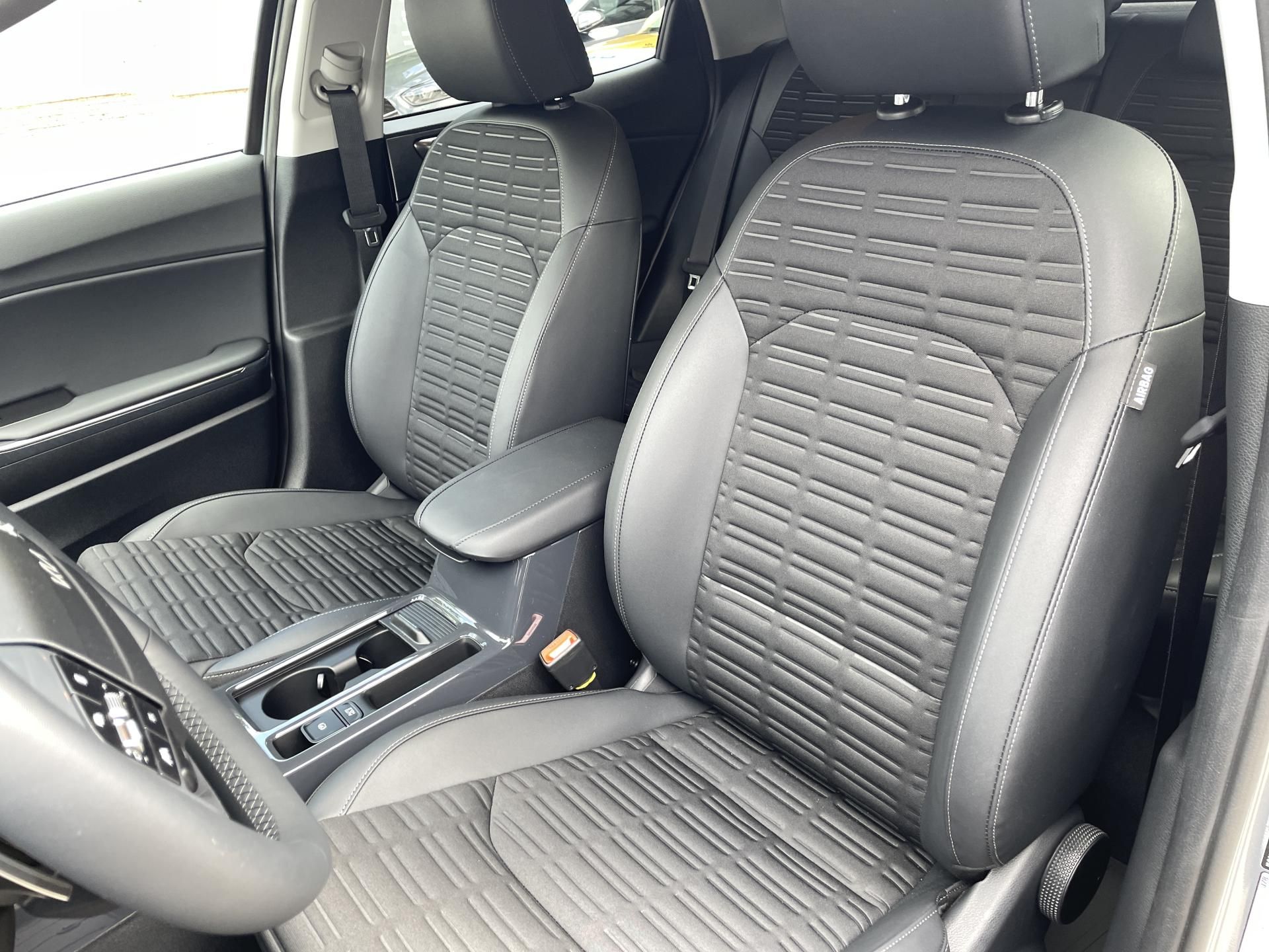 Kia XCee´d, 1,0MHEV 7DCT EXCLUSIVE 2027 - fotka 3
