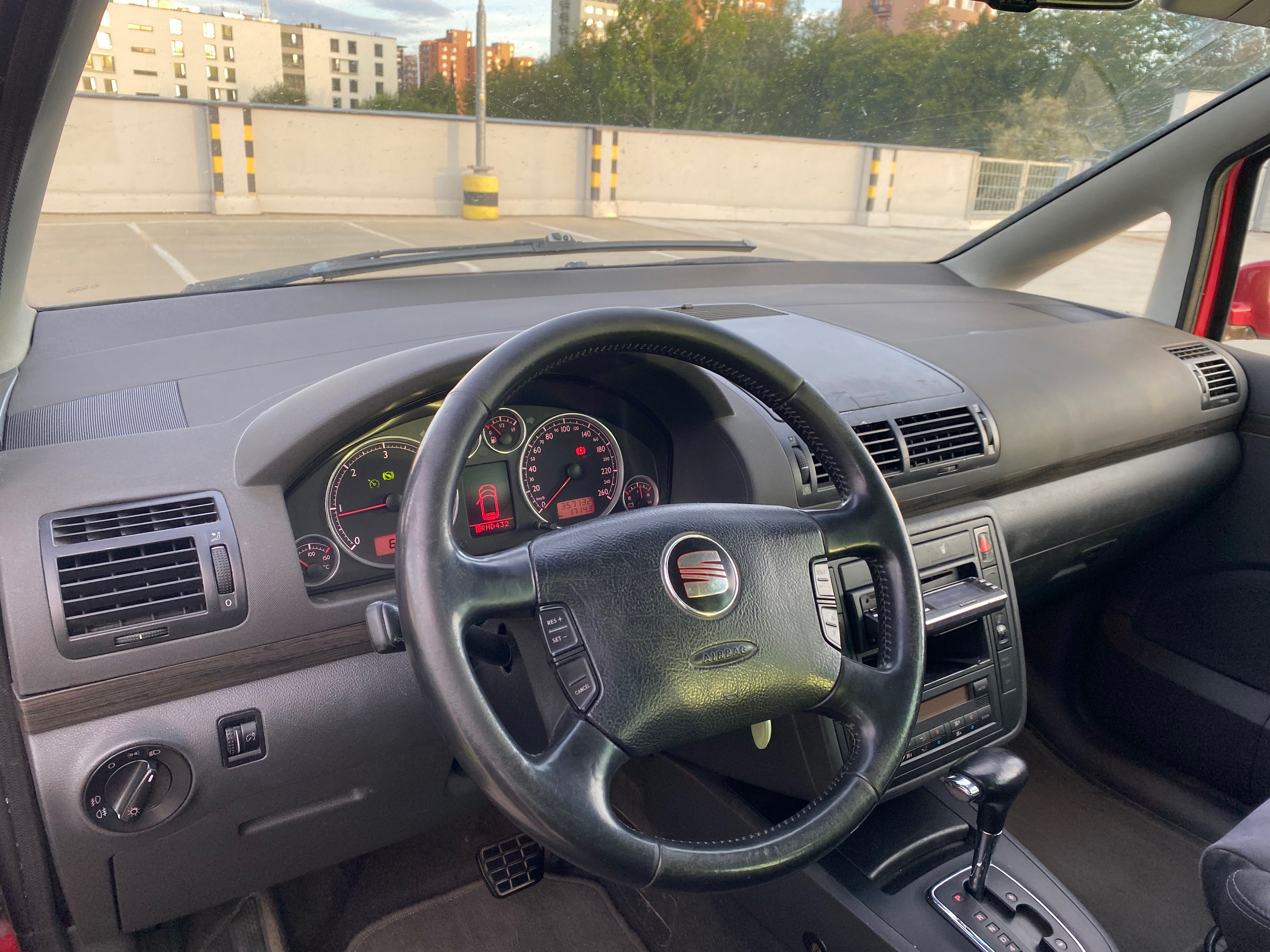 Seat Alhambra, 1.9 TDI servisováno TOP 7 míst - fotka 6