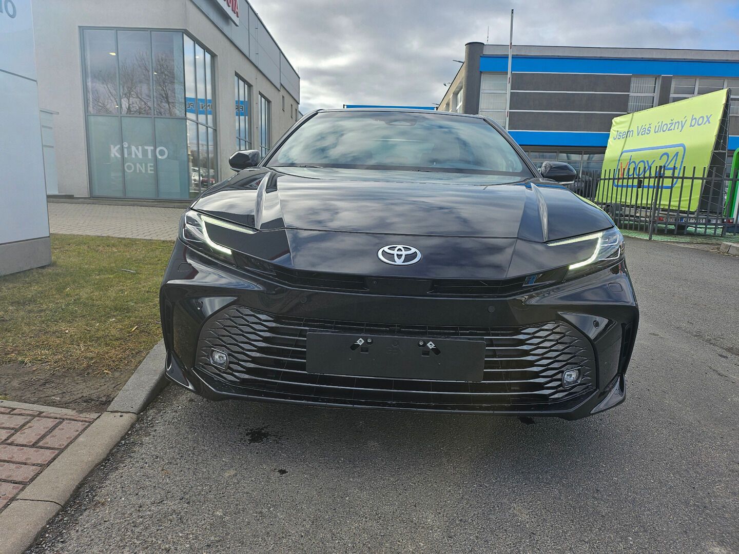 Toyota Camry, 2.5 HEV Executive - fotka 3