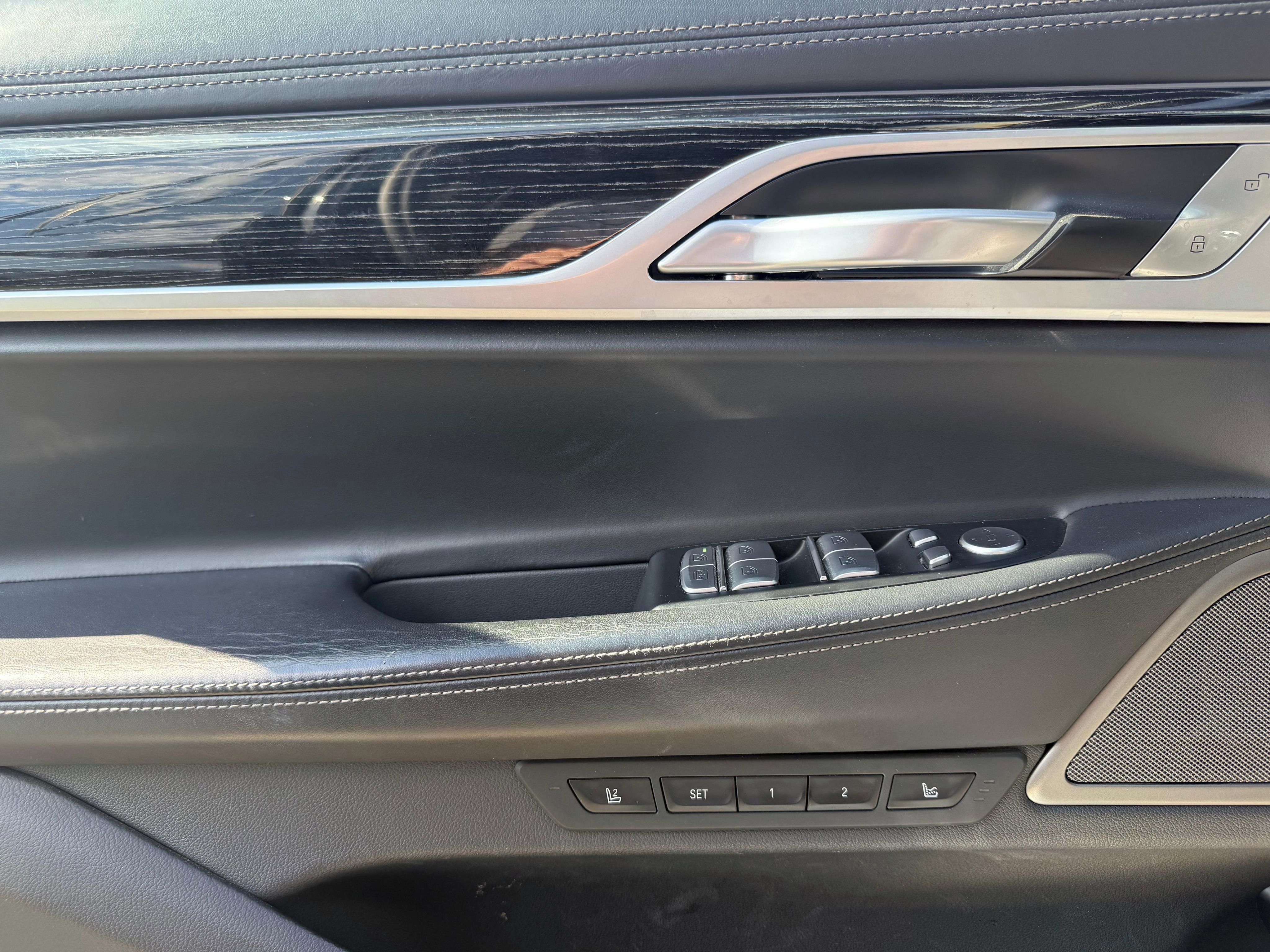 BMW Řada 7, BMW 750i xDrive - fotka 5