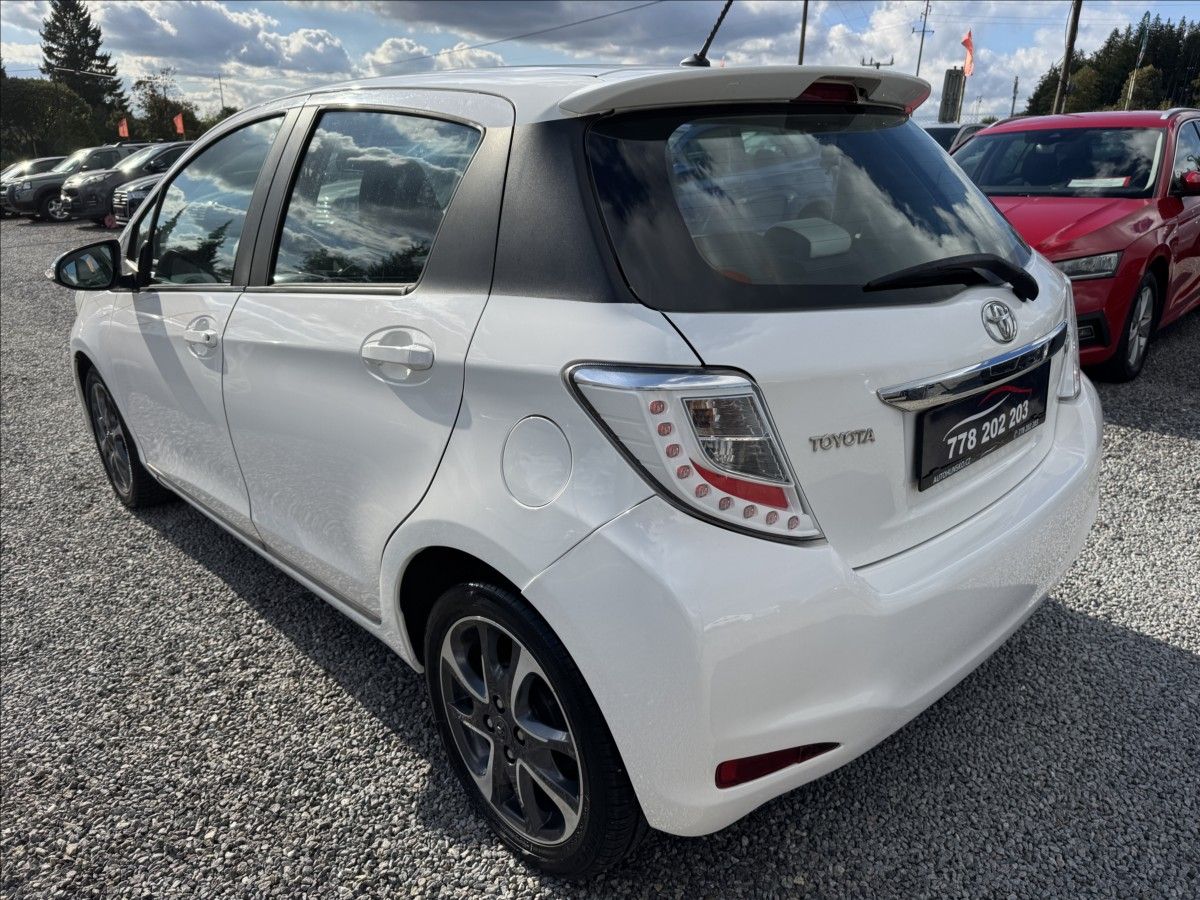 Toyota Yaris, 1,3   i 73 KW STYLE - fotka 5
