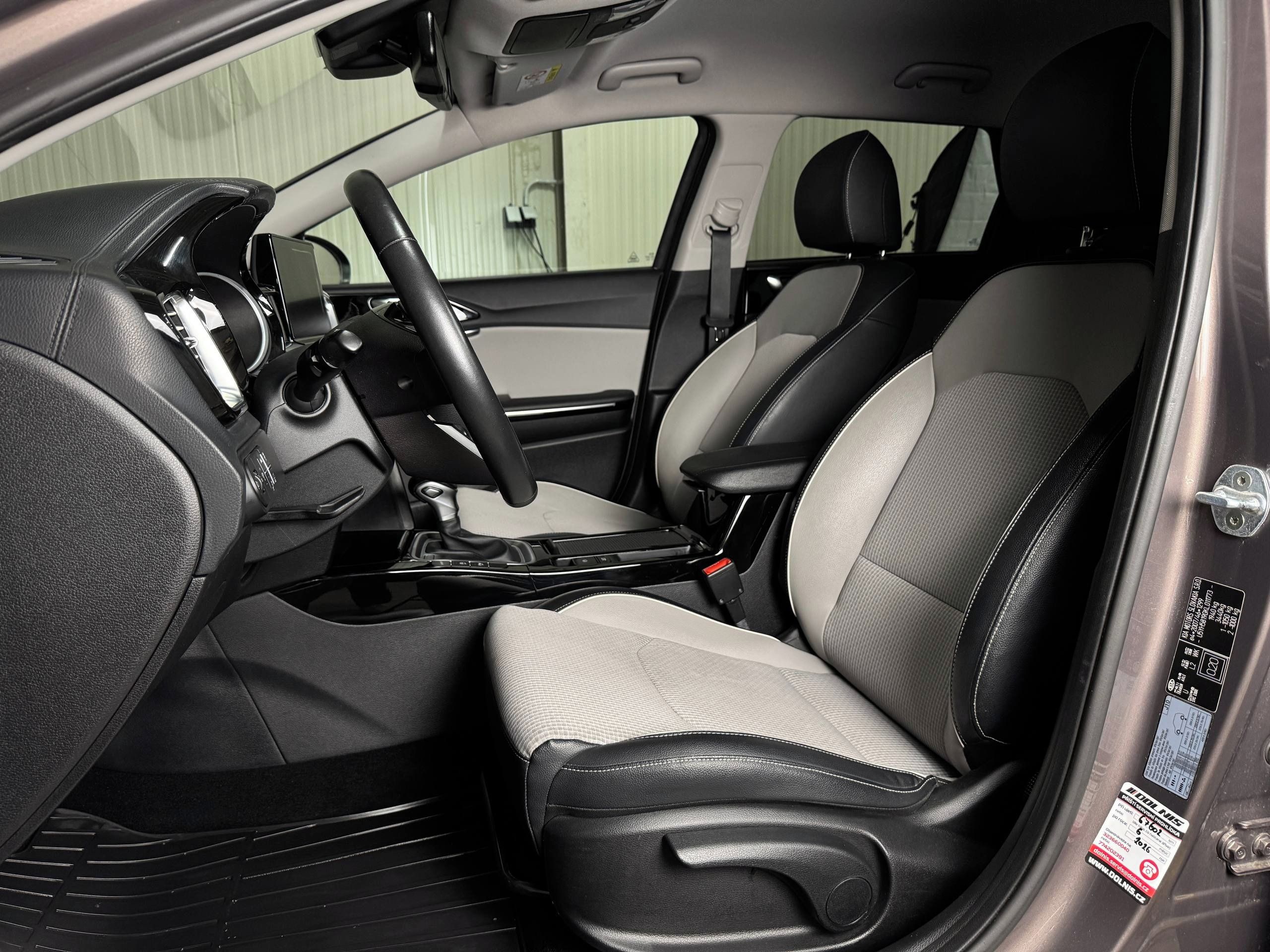 Kia Cee´d, 1.6CRDi, ČR, Výbavá, Serviska - fotka 5