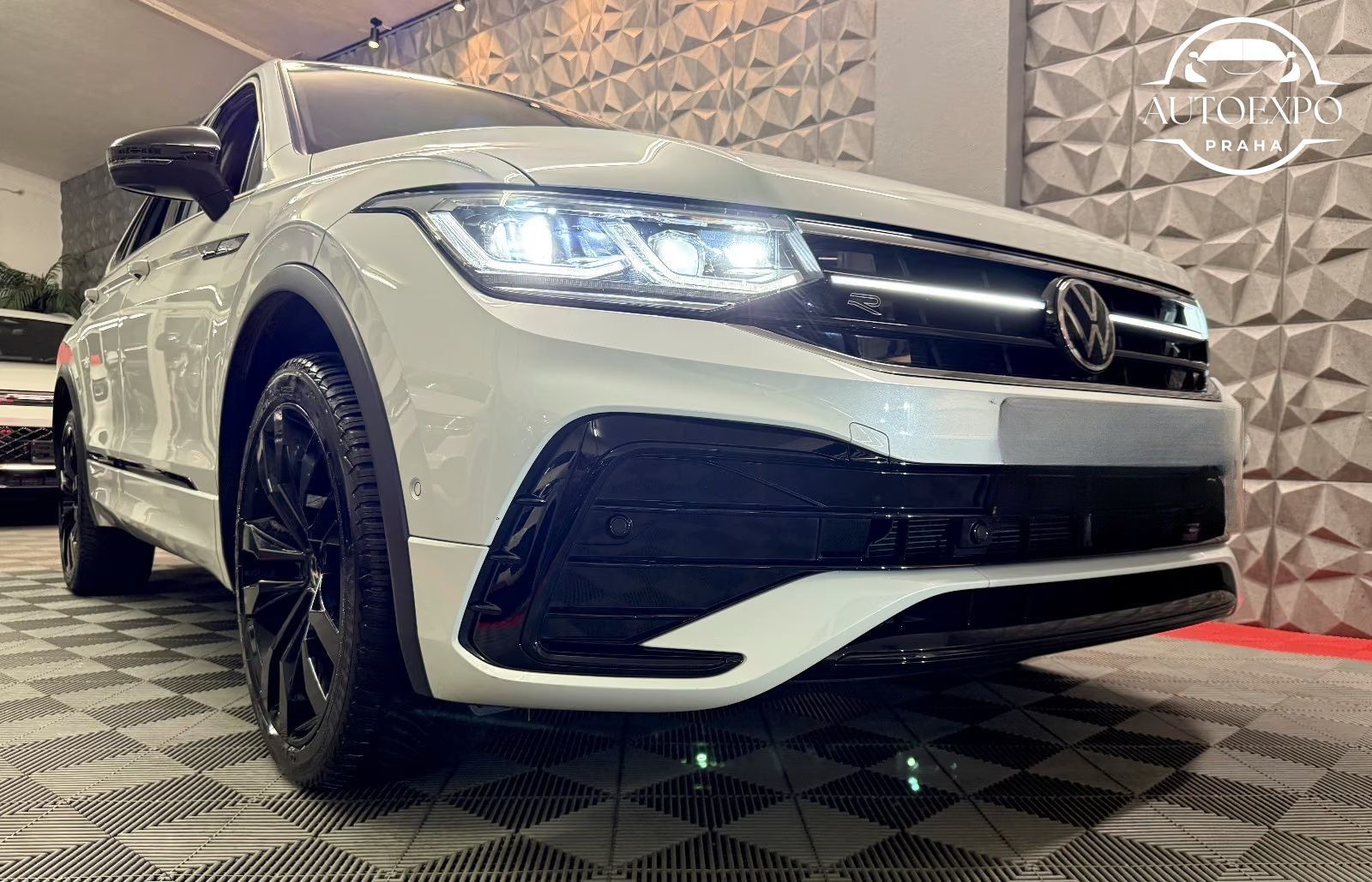 Volkswagen Tiguan Allspace, 2.0 TSI DSG 4Motion R-Line - fotka 4
