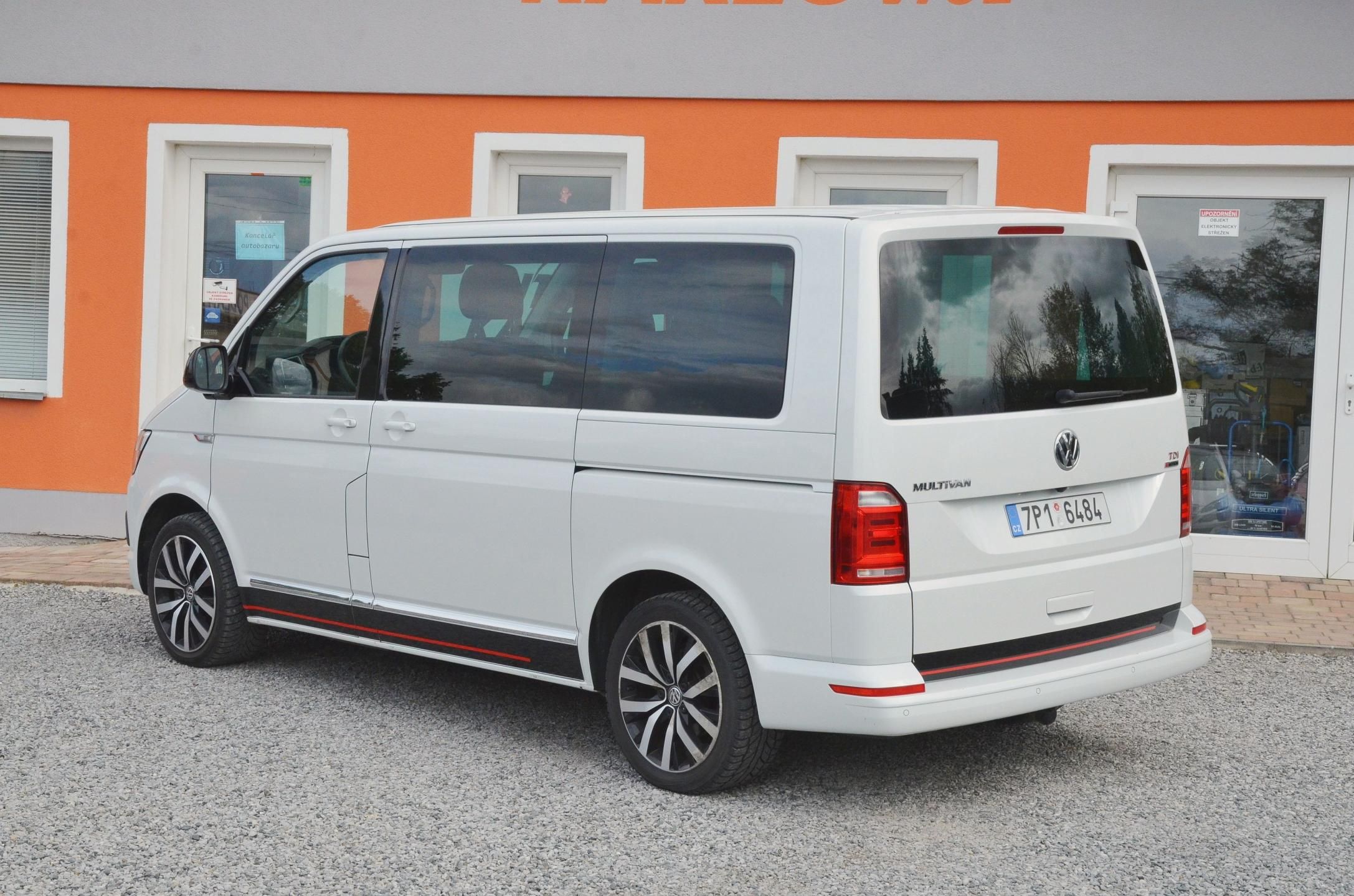 Volkswagen Multivan, TDi 150kW 4x4 DSG Highline ČR - fotka 4
