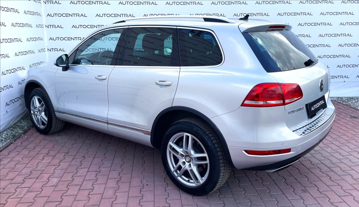 Volkswagen Touareg, 3,0 TDi,V6,180kW,4x4,STK 5/28 - fotka 6