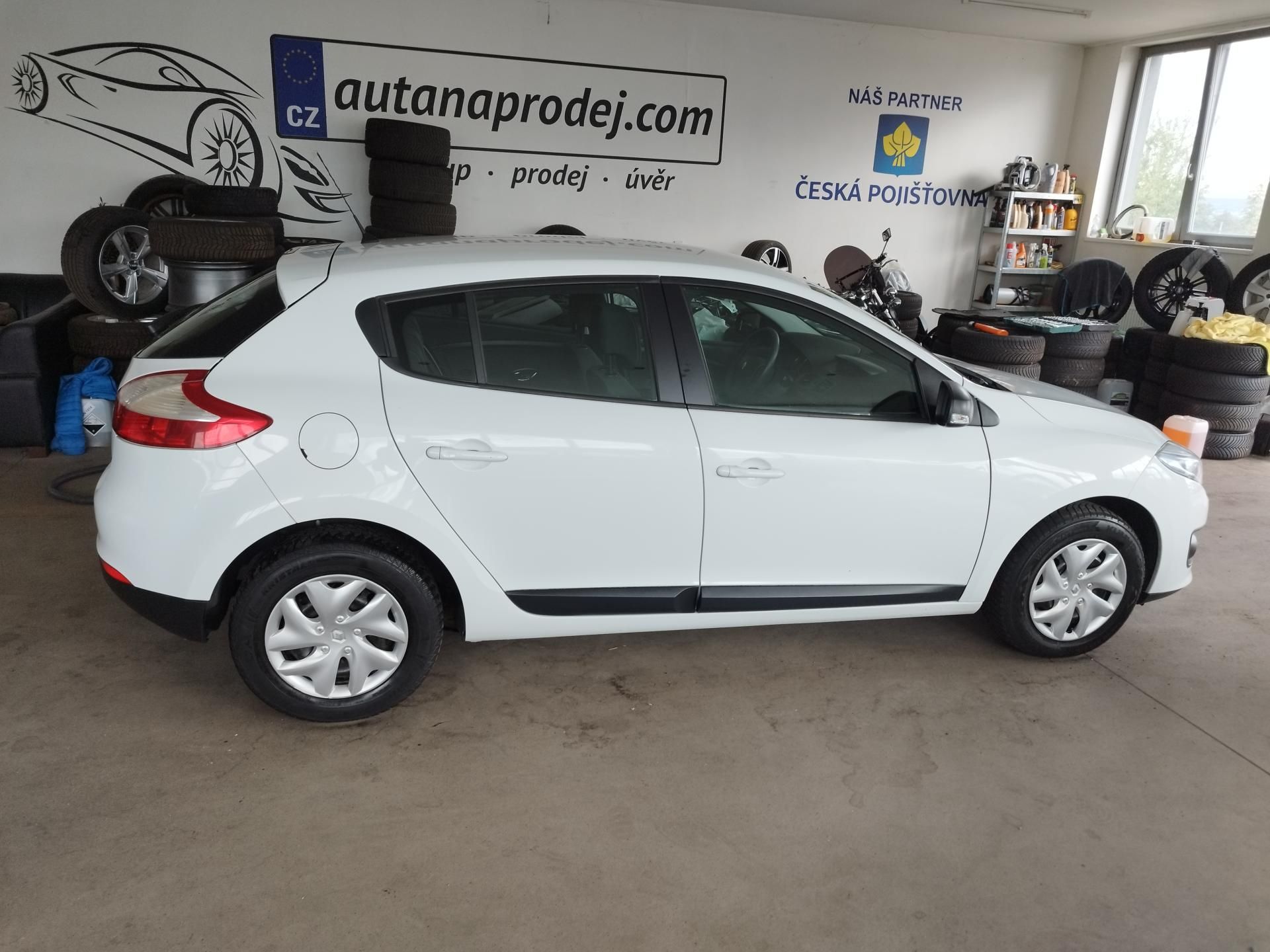 Renault Mégane, 1,6i 81KW klima najeto 99000 - fotka 4