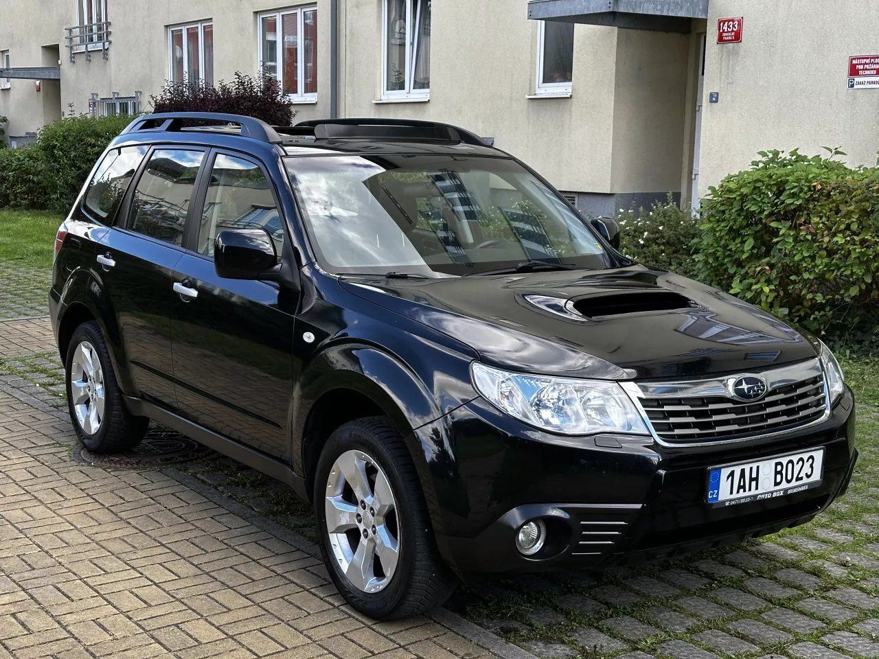 Subaru Forester, 2.0D 4x4 Xenony/Panorama/Tažné - fotka 3
