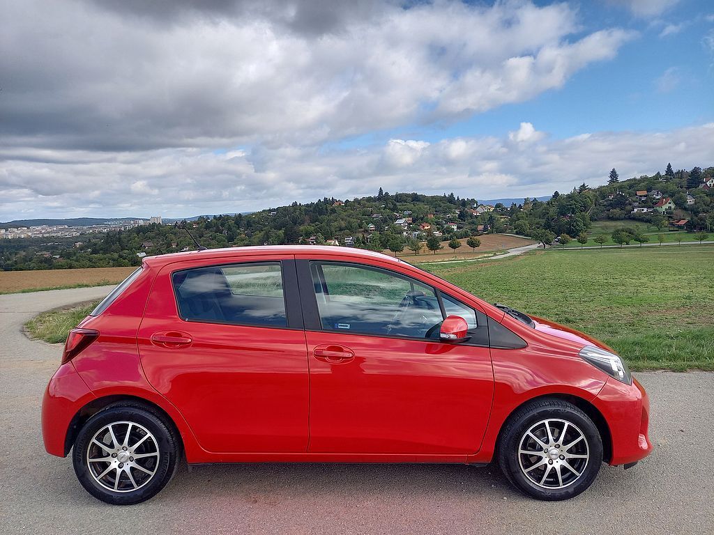 Toyota Yaris, 1.3VTI automat 1.majitel ČR - fotka 5