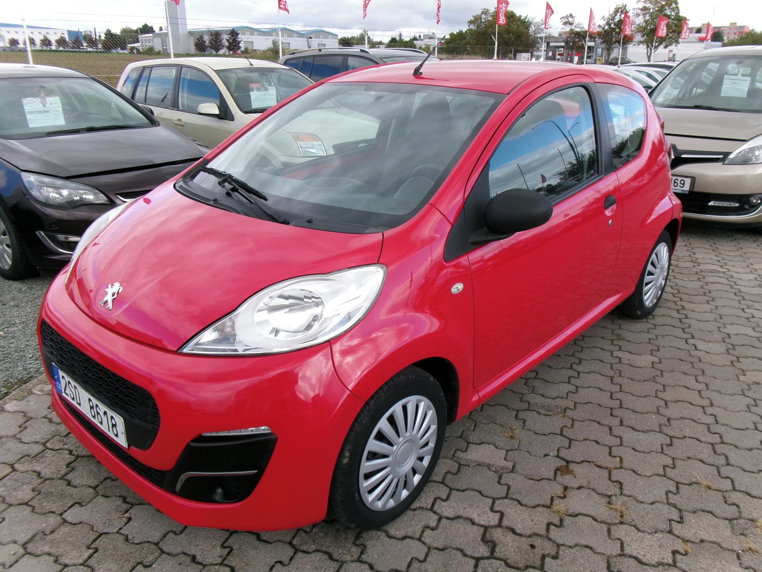 Peugeot 107, 1.1i 55ke,CZ,2x kola - fotka 3