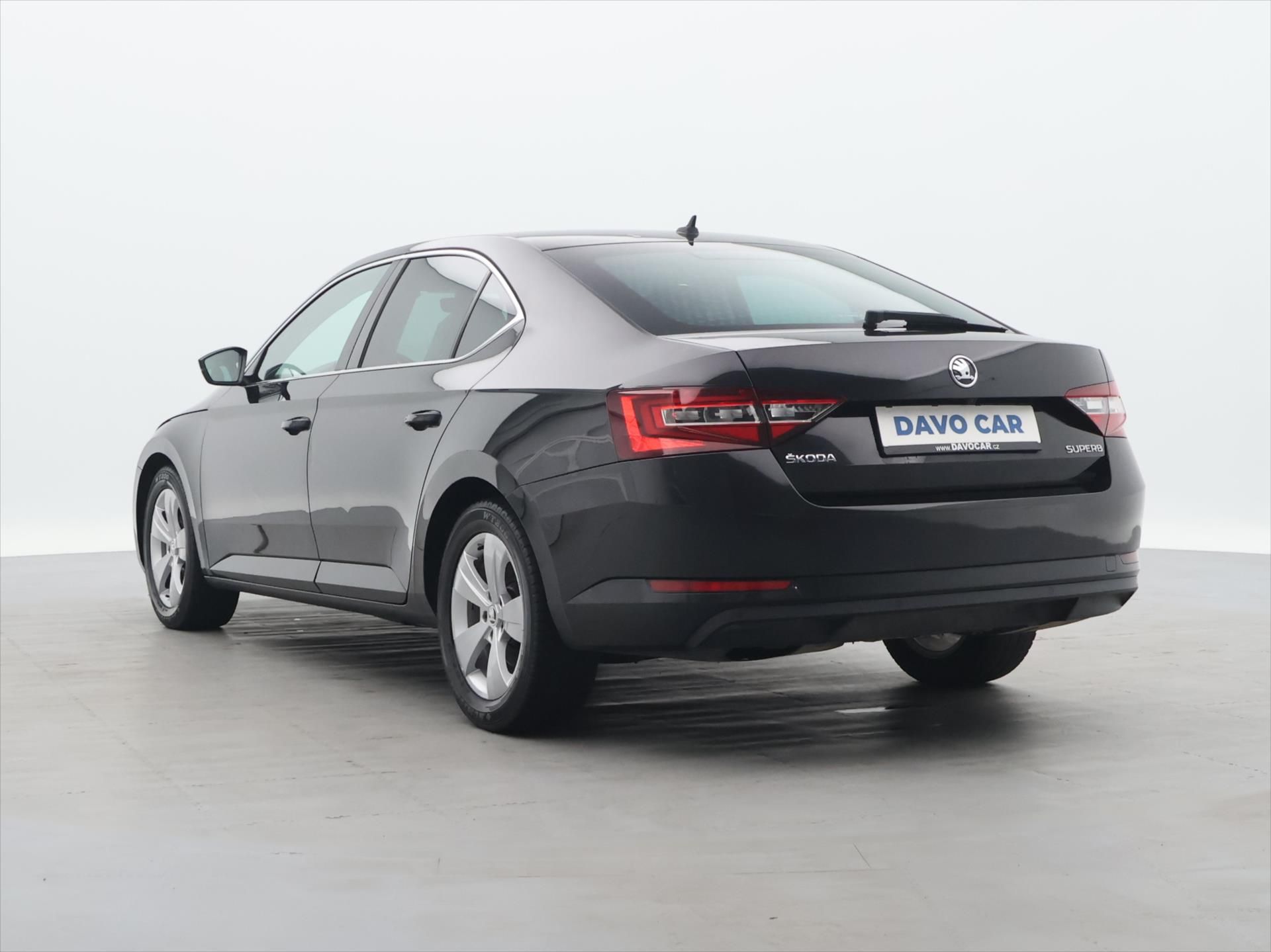 Škoda Superb, 1,6 TDI 88kW DSG Aut.klima - fotka 5