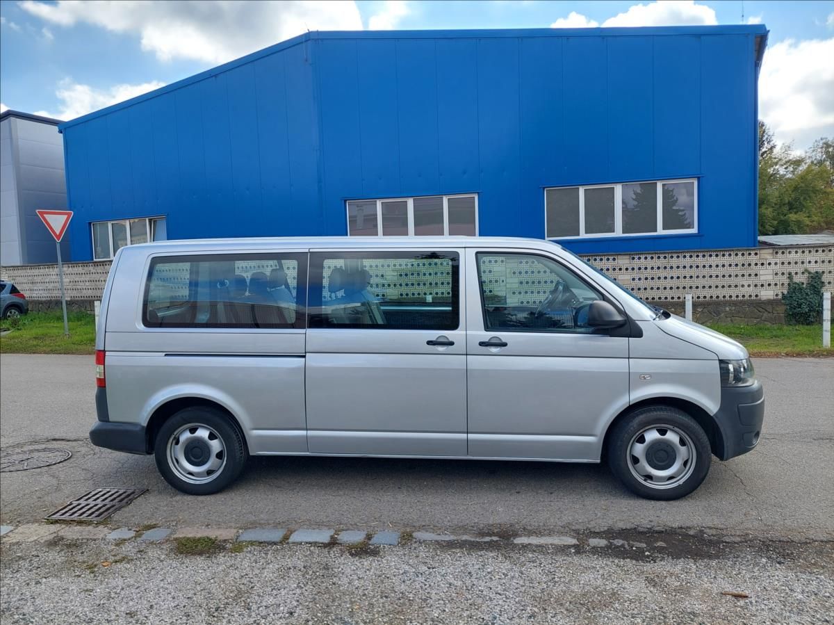 Volkswagen Transporter, 2,0 TDi 103kW Caravelle 9 míst - fotka 4