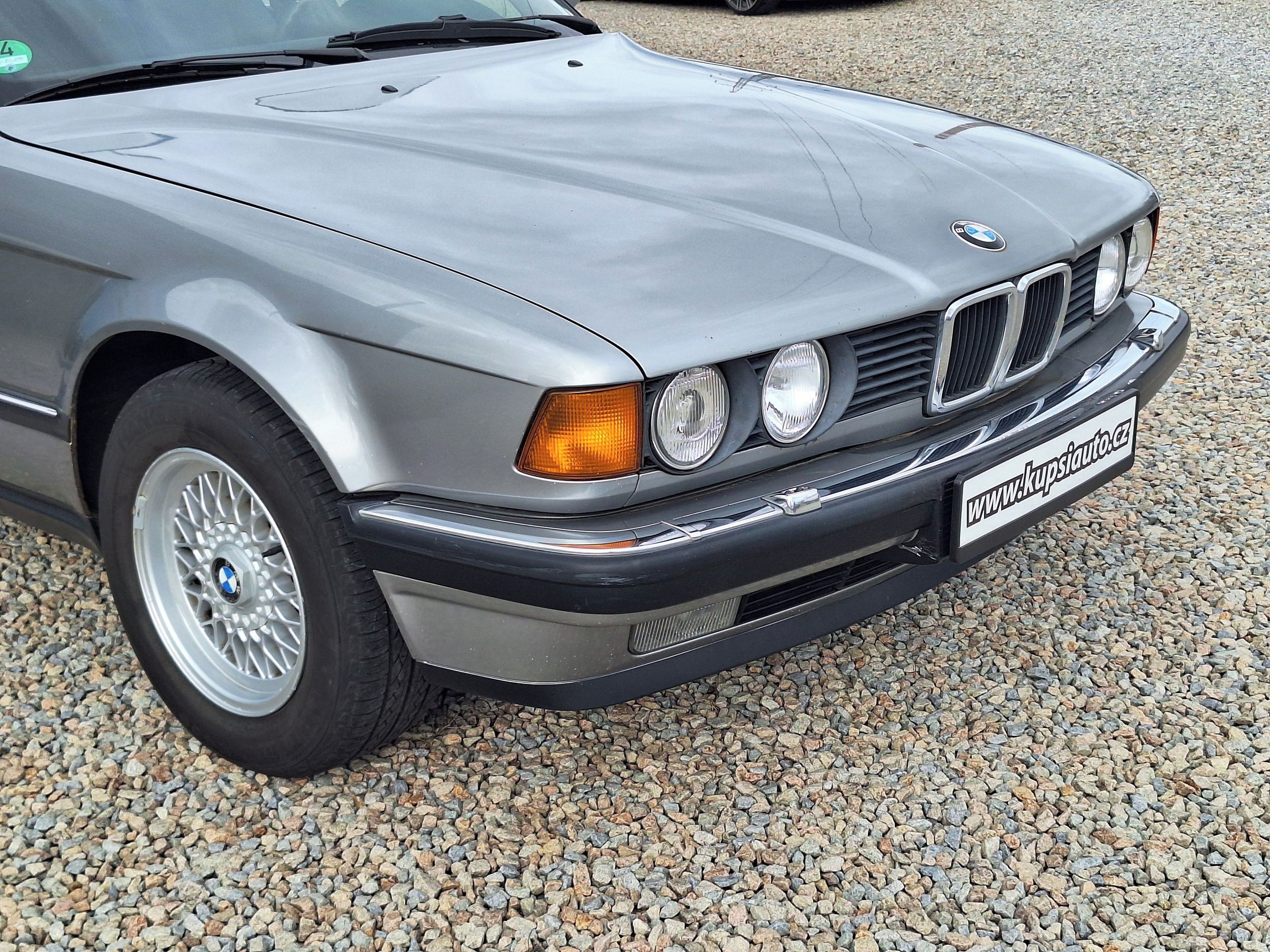 BMW Řada 7, 730i MANUÁL, technicky TOP - fotka 4