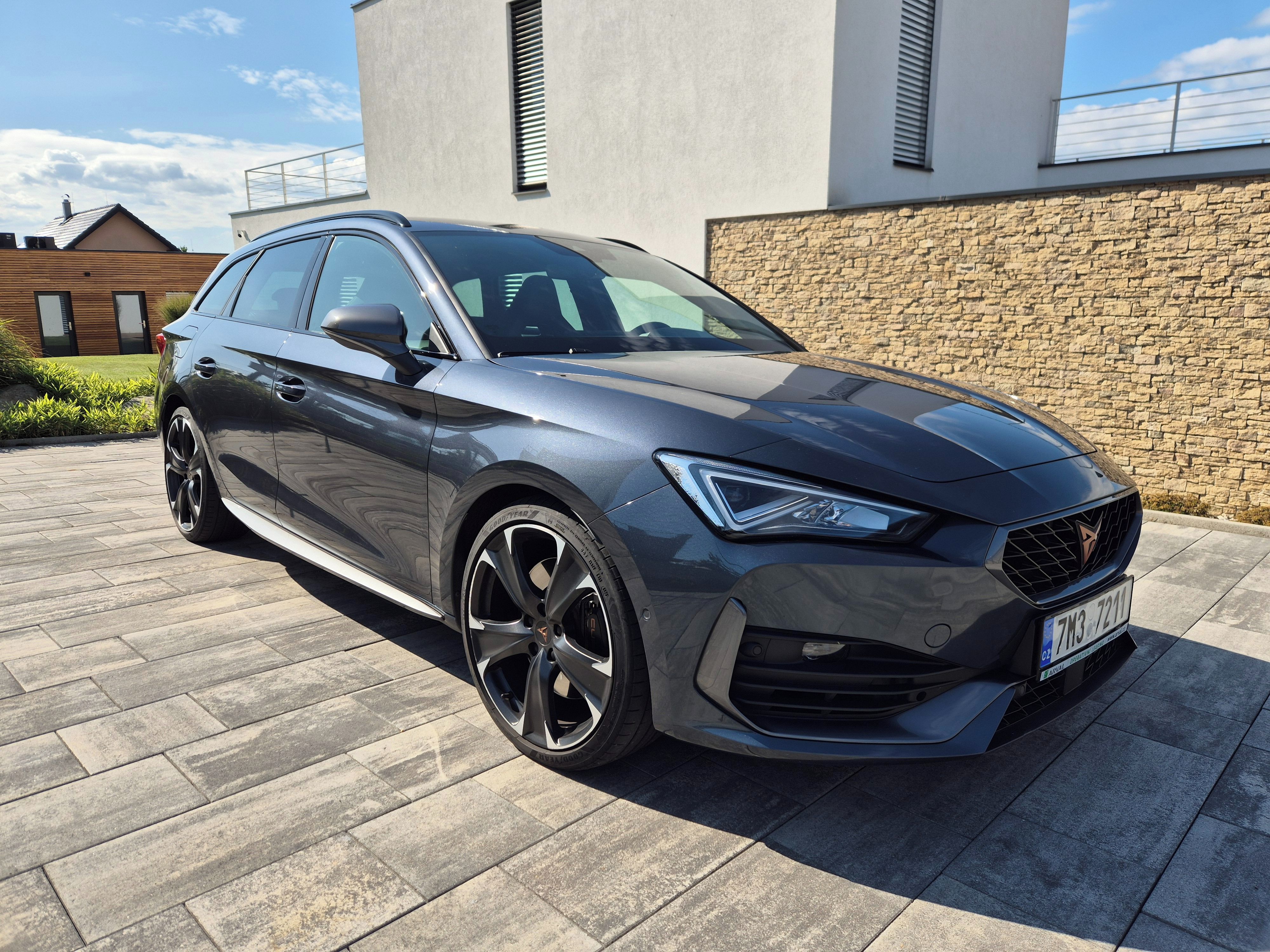 Cupra Leon, 2.0TSI 228kw, 4x4, DSG, ČR - fotka 4