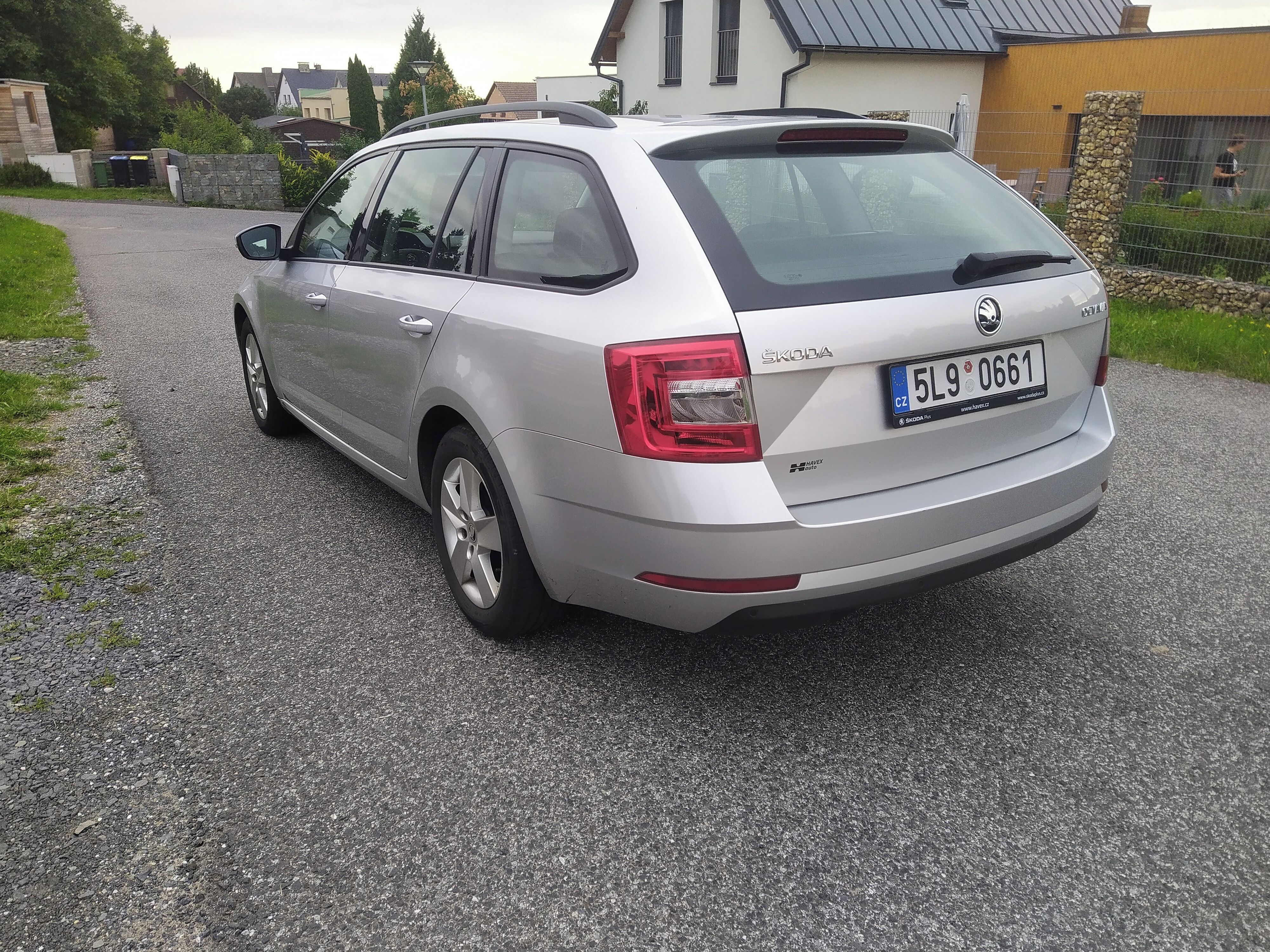 Škoda Octavia, 1.6 TDI - fotka 6