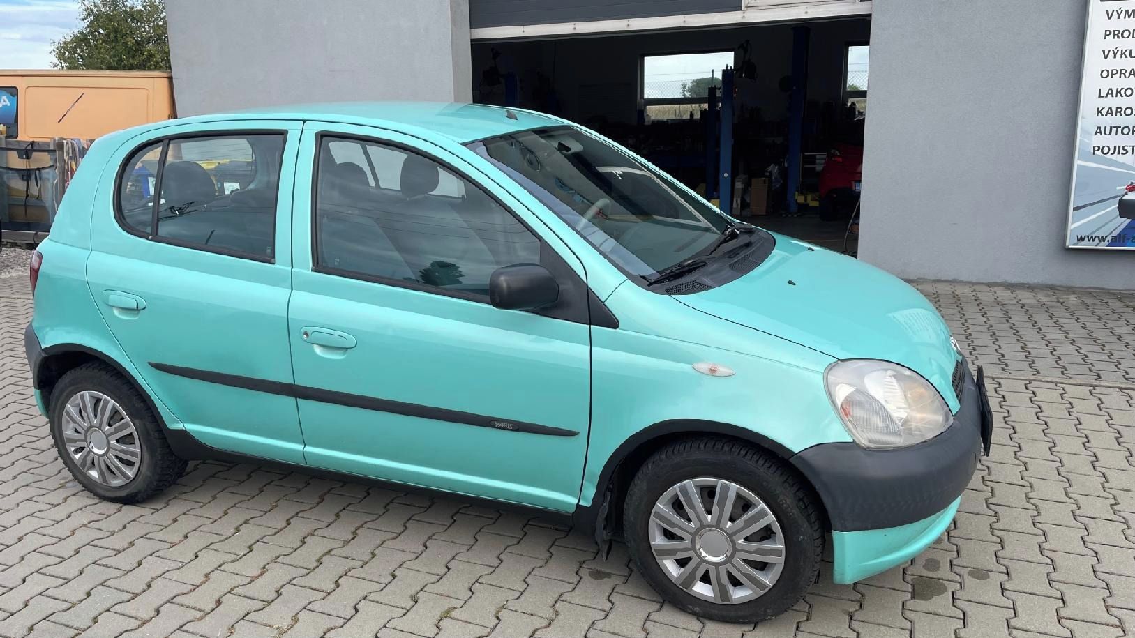 Toyota Yaris, 1.0 NA DÍLY POJIZDNÉ - fotka 5