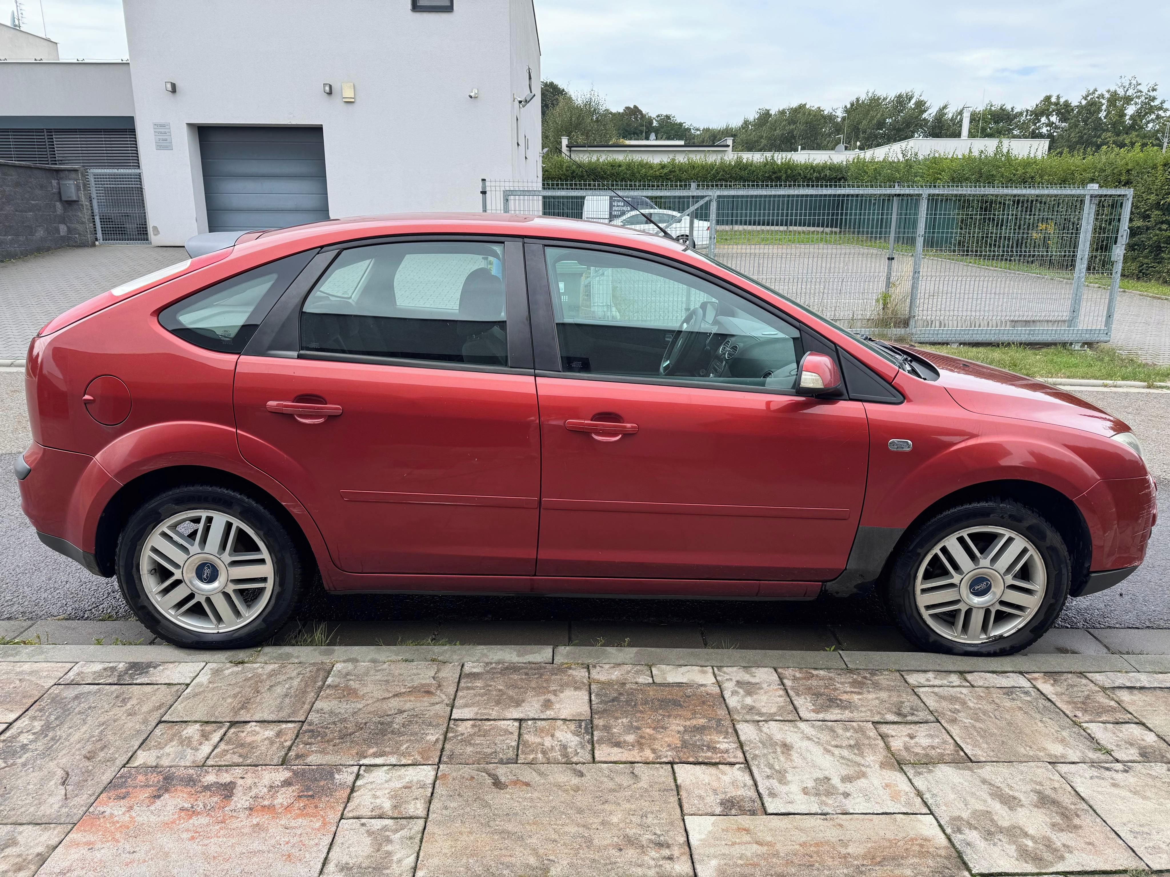 Ford Focus, 1,6 TDI Ghia - fotka 6