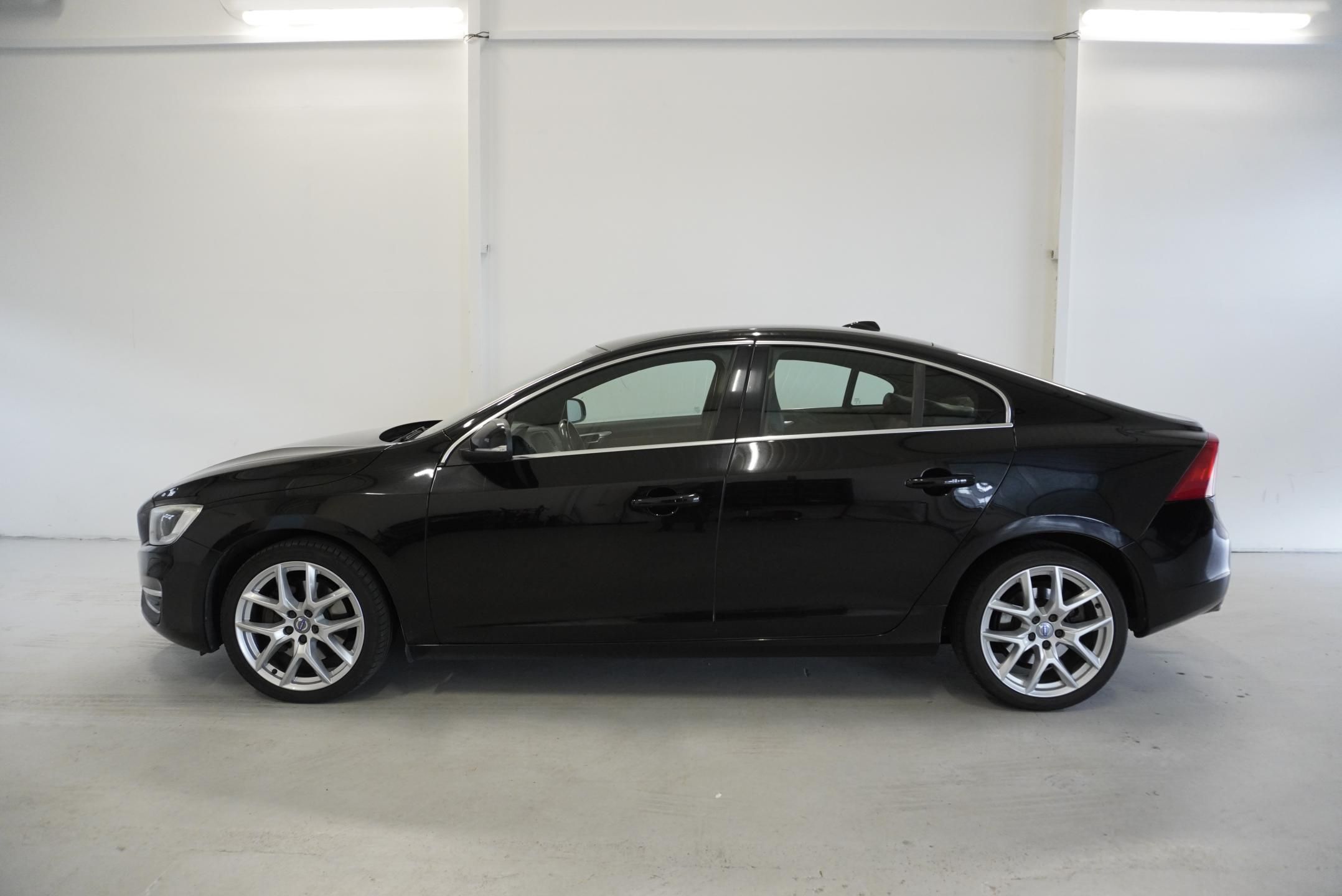 Volvo S60, D5 AUTOMAT - fotka 2