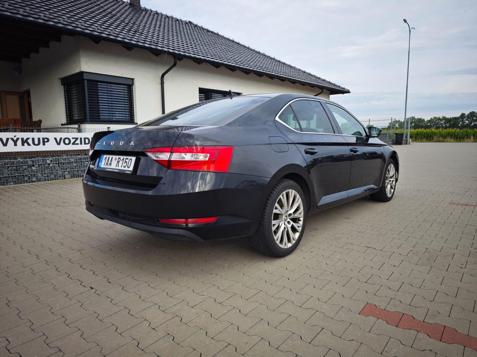 Škoda Superb - fotka 4