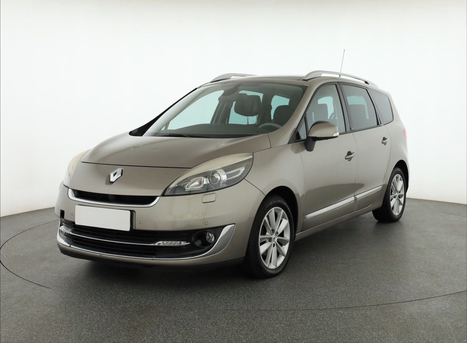 Renault Grand Scénic, 1.6 dCi, 7 míst, Navi - fotka 3