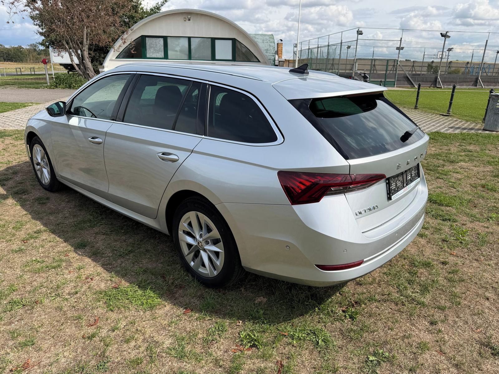 Škoda Octavia, 2.0 TDI, 110kw, Style, DSG - fotka 3
