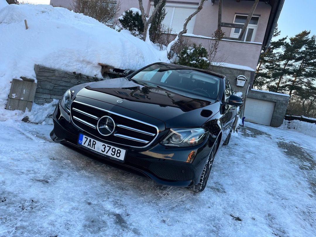 Mercedes-Benz Třídy E, 220 D 4MATIC
