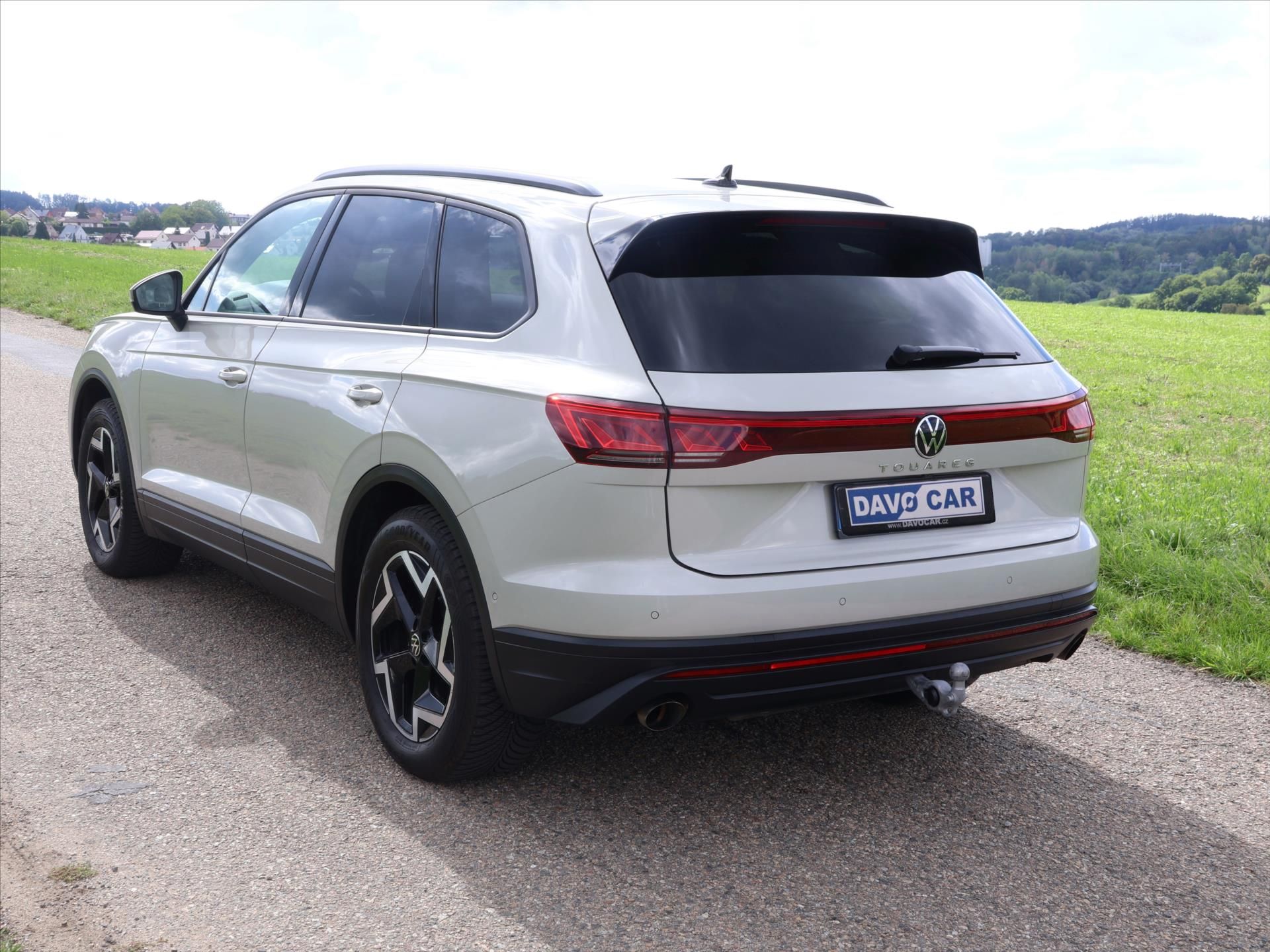 Volkswagen Touareg, 3,0 TDI 170kW Limited Tiptroni - fotka 5
