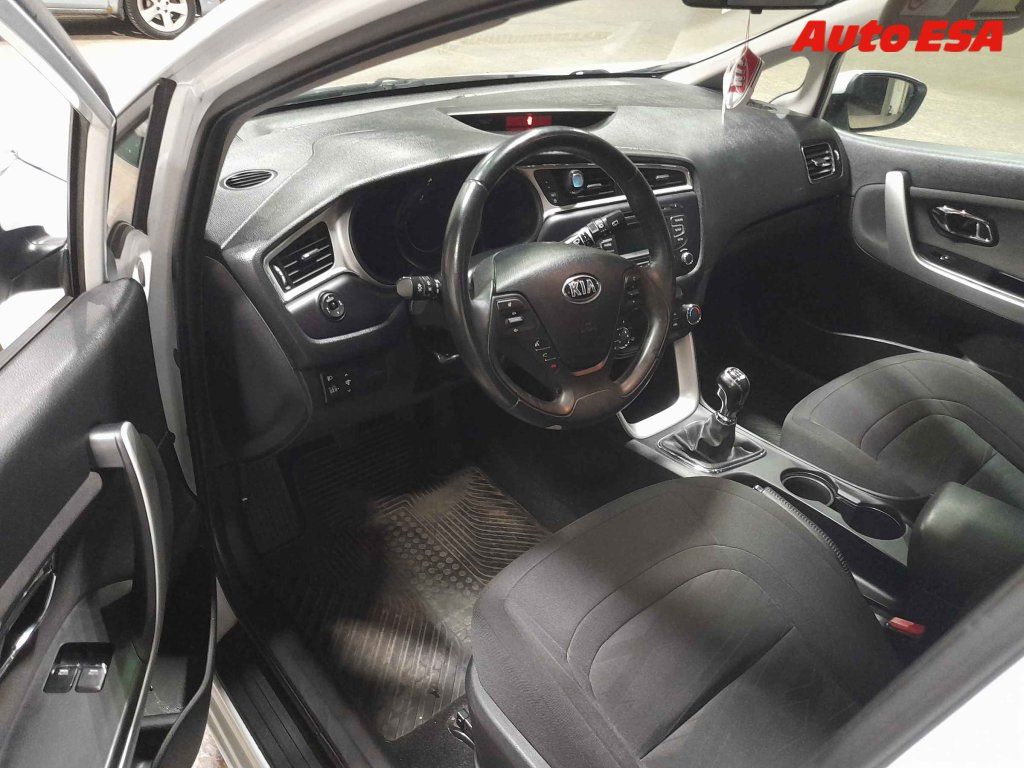 Kia Cee´d, 1.6 GDi - fotka 3