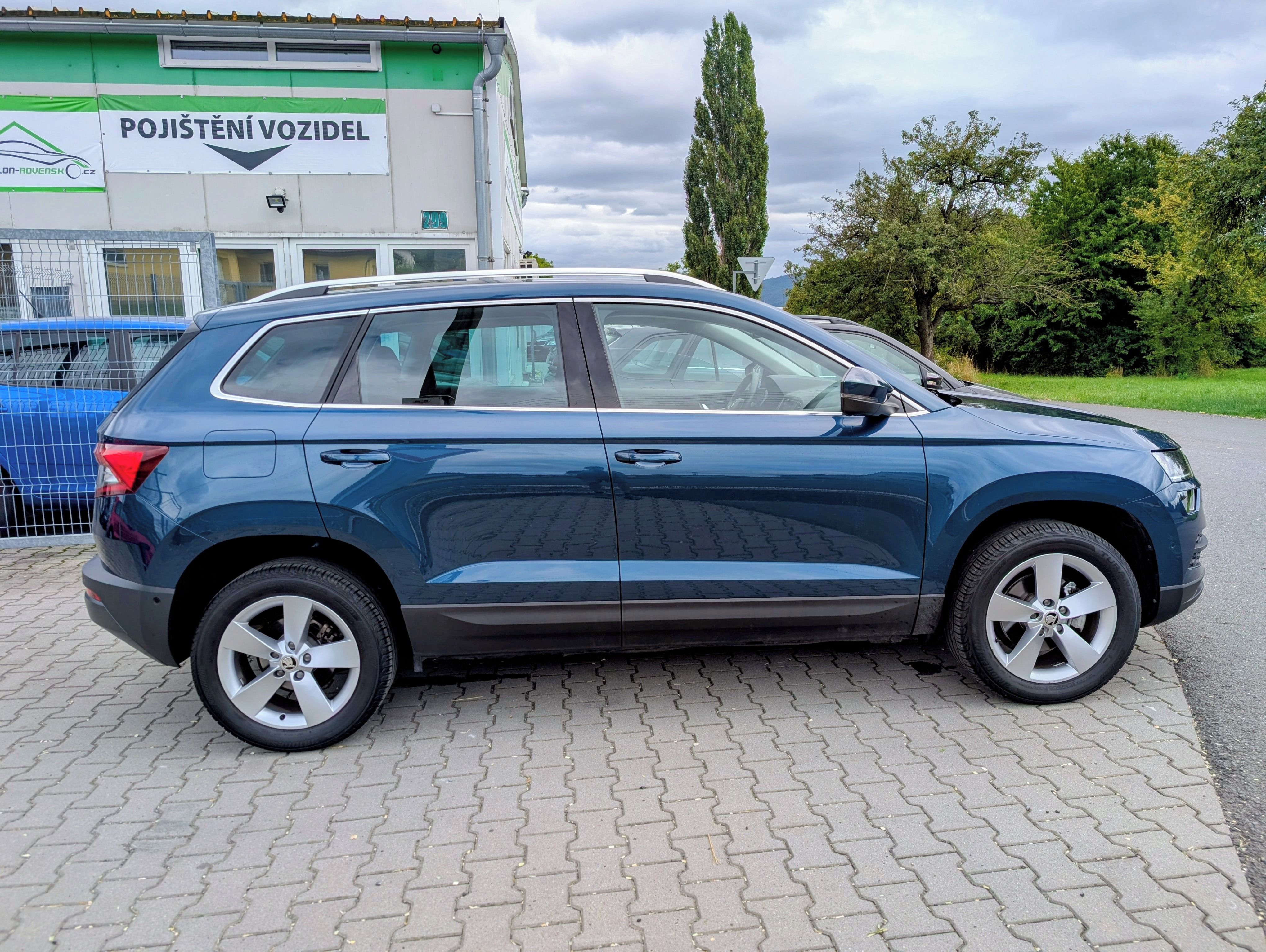 Škoda Karoq, 1.0TSi 85kW DSG POUZE 7TKM - fotka 5