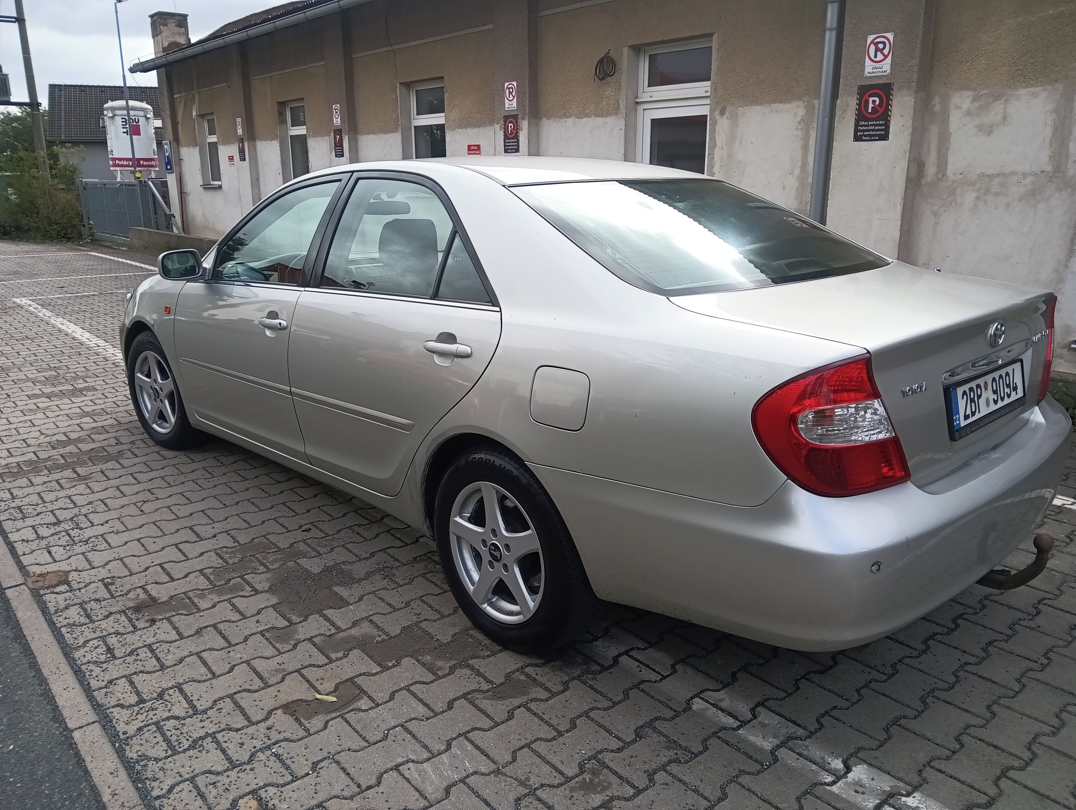 Toyota Camry, 2.4  112 kW - fotka 5