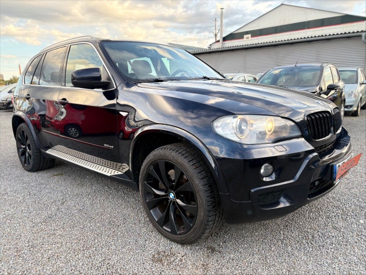 BMW X5, 3,0 SD  4X4  7 MÍST - fotka 2