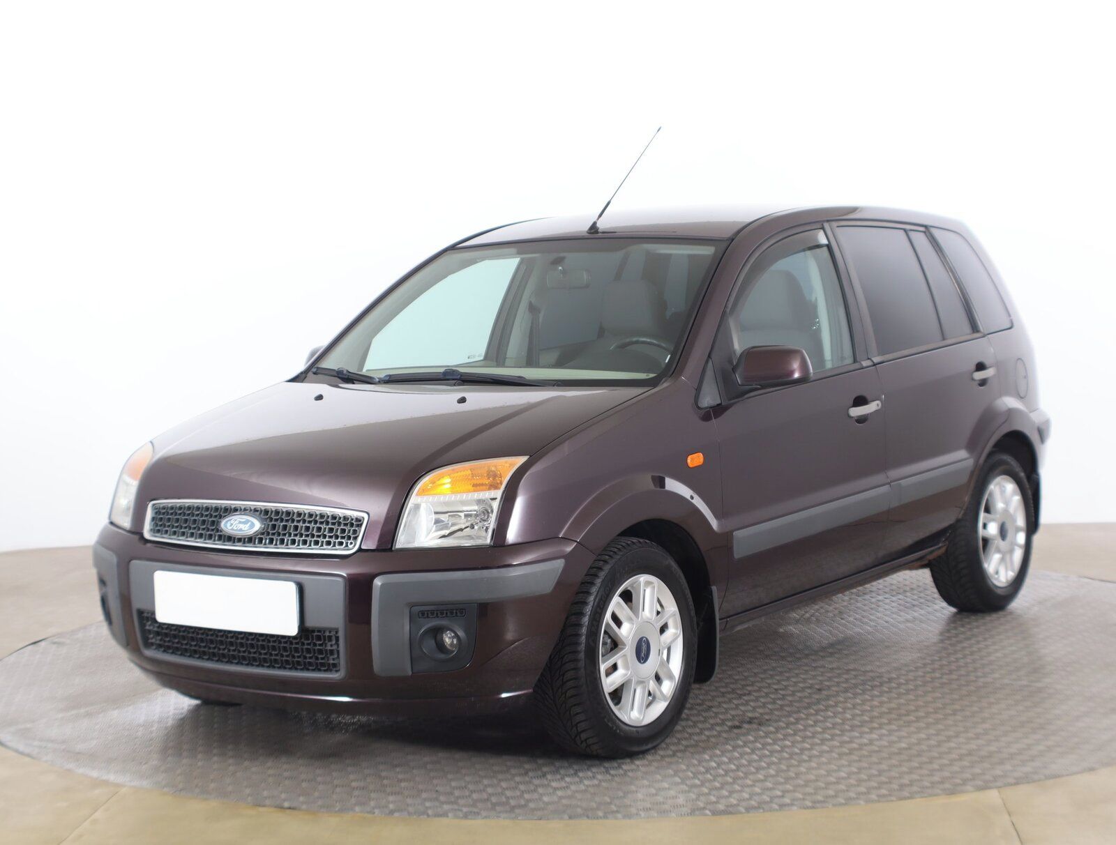 Ford Fusion, 1.4, rezervace - fotka 2