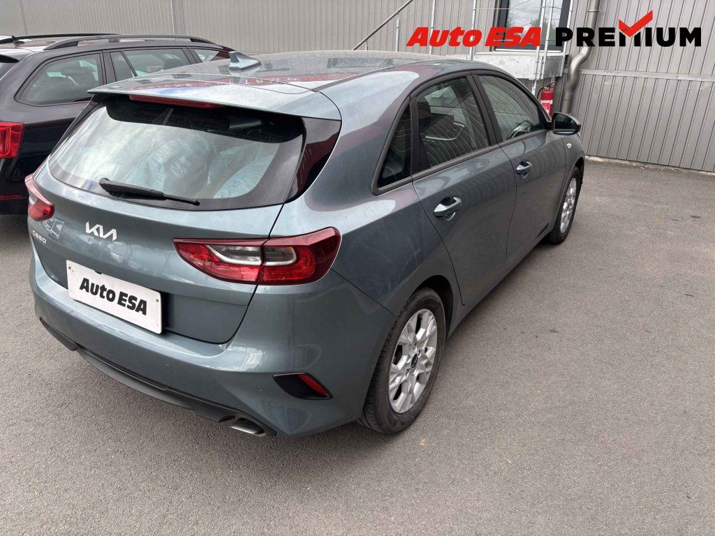Kia Cee´d, 1.5 TGDi,1.maj,ČR - fotka 2