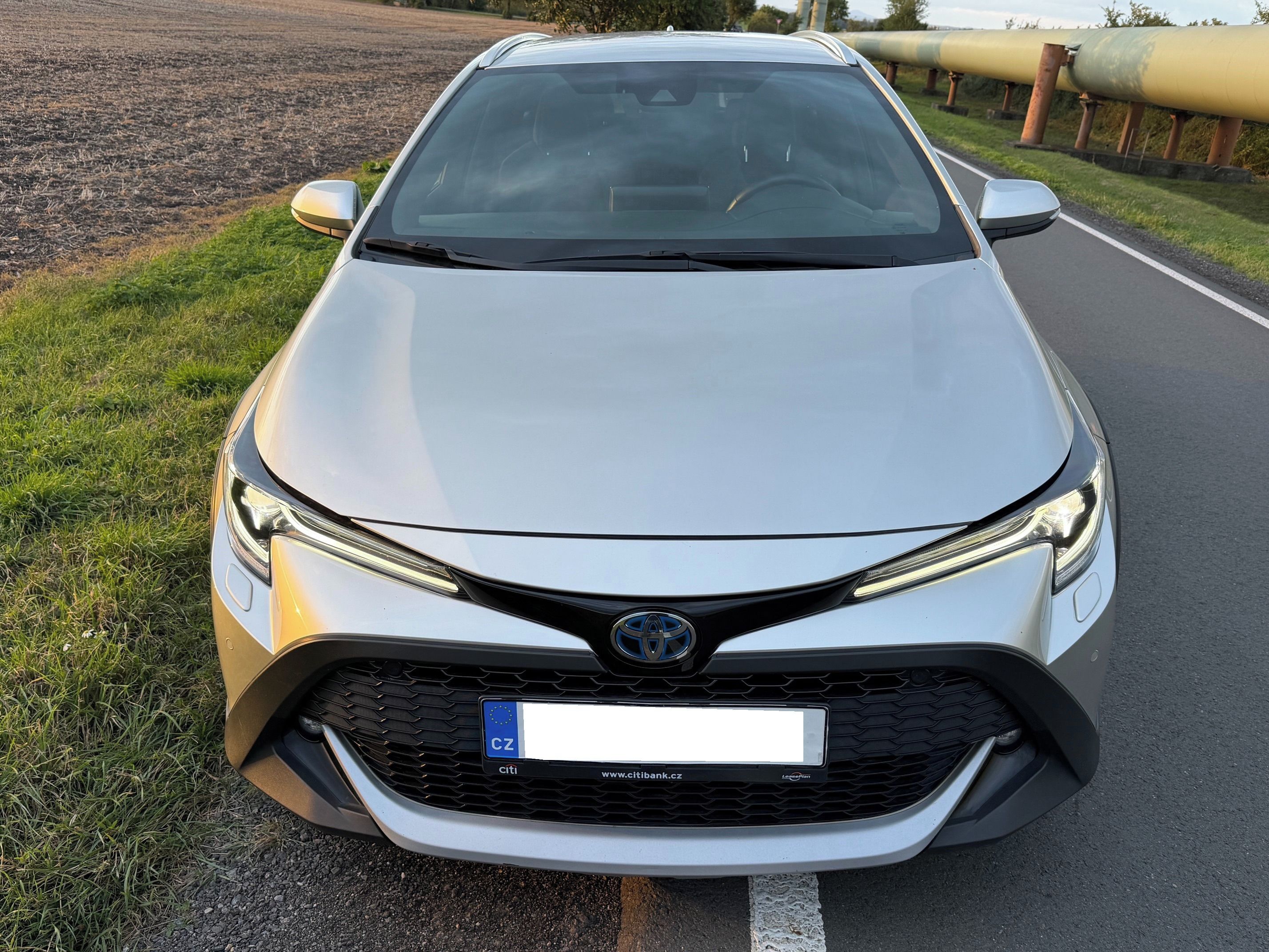 Toyota Corolla, 1.8 Hybrid TREK, servisováno - fotka 4