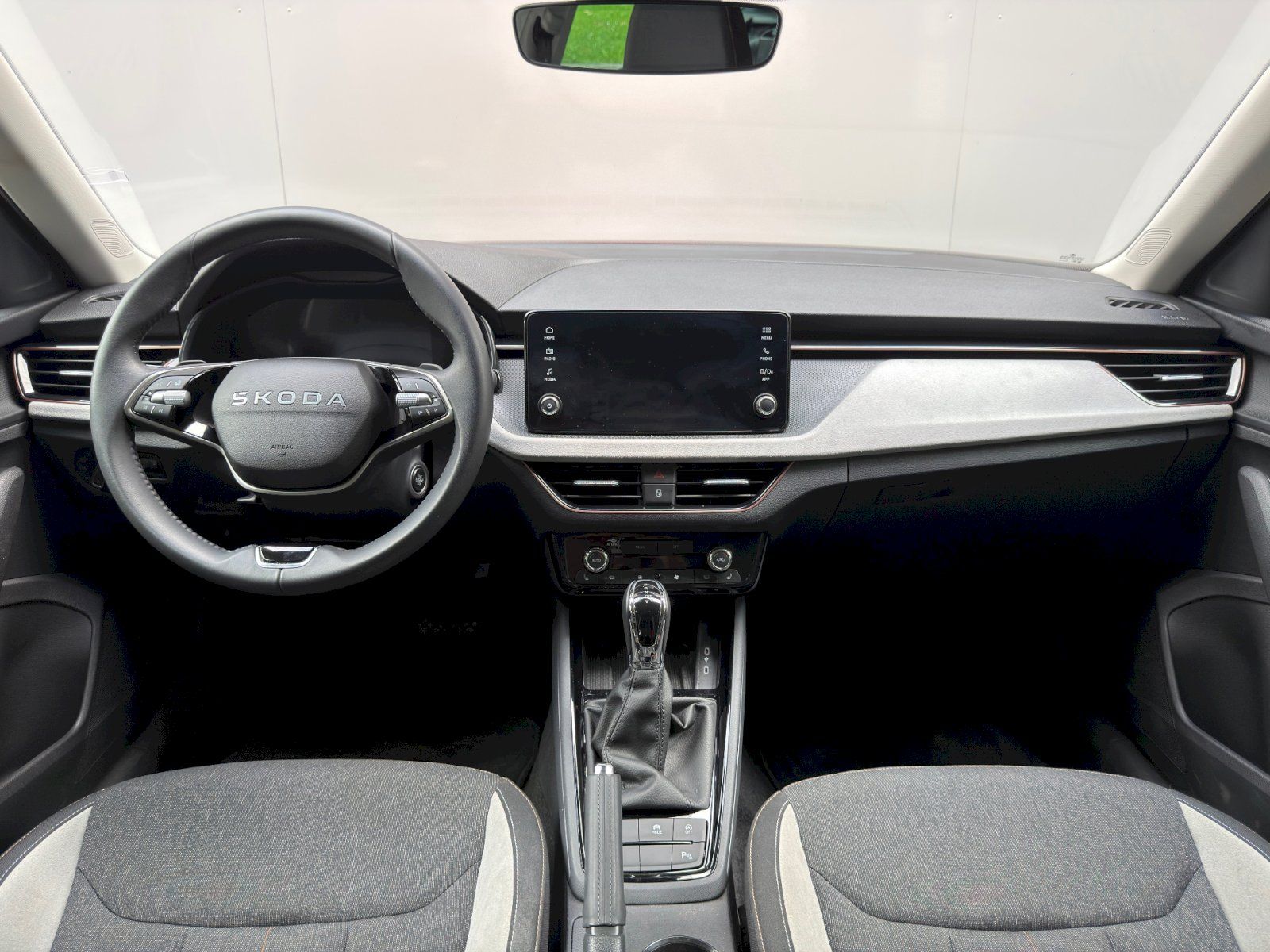 Škoda Kamiq, 1.0 TSI 85kW Top Selection 7°D - fotka 5
