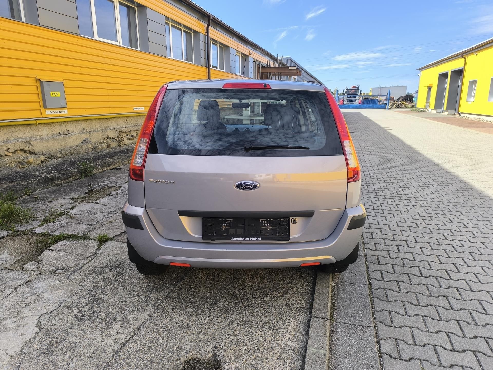 Ford Fusion, 1.4  1.MAJITEL, DOLOŽENÉ KM - fotka 6
