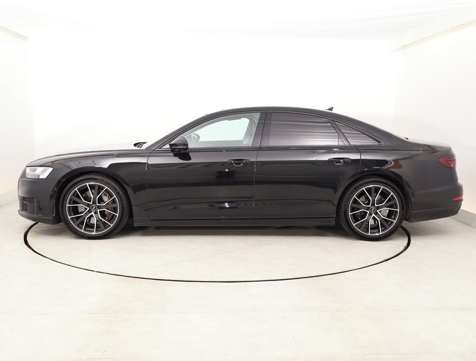 Audi A8, 55 TFSI, S-Line - fotka 3