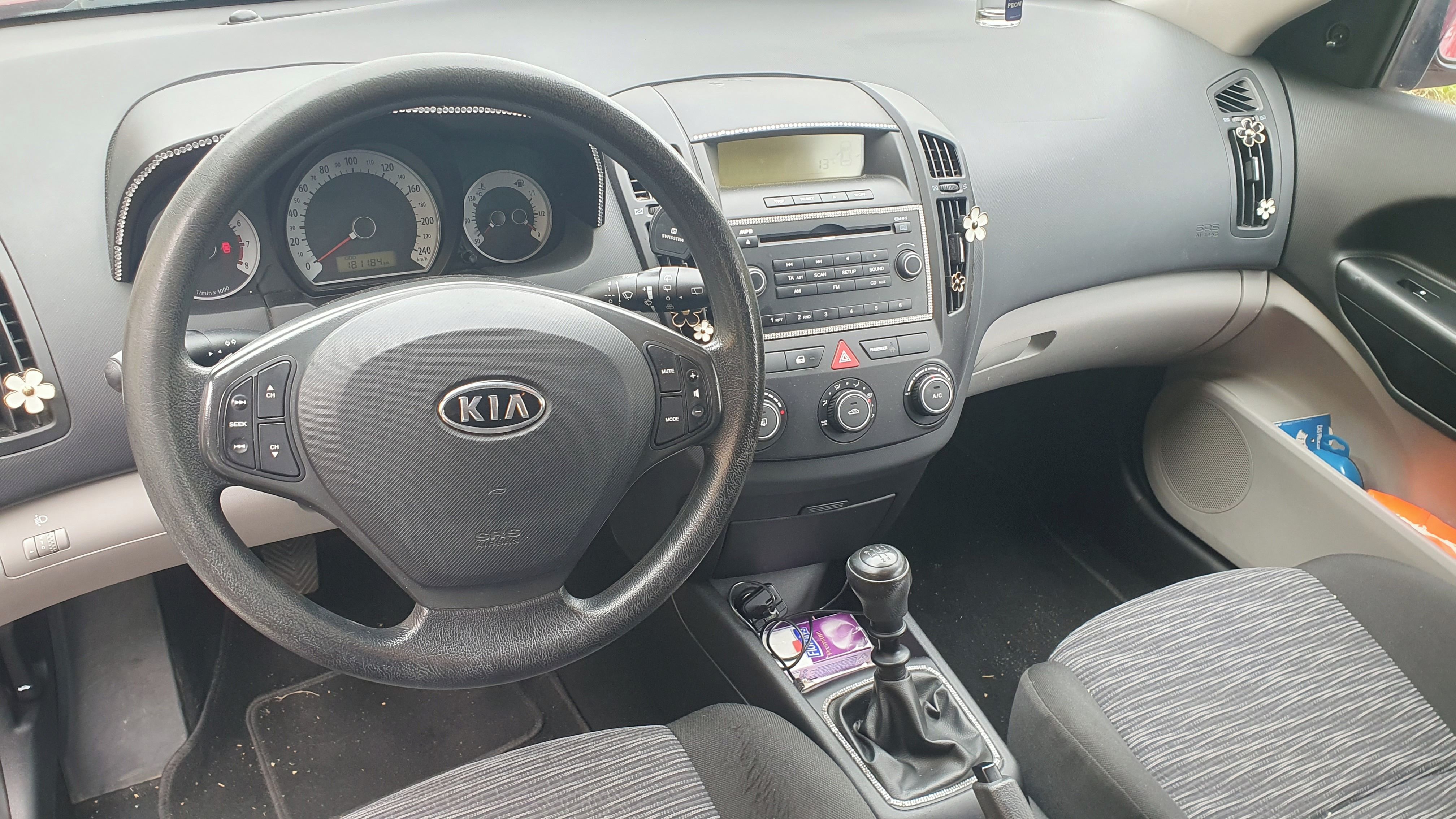 Kia Cee´d, 1.4 s tažným - fotka 4