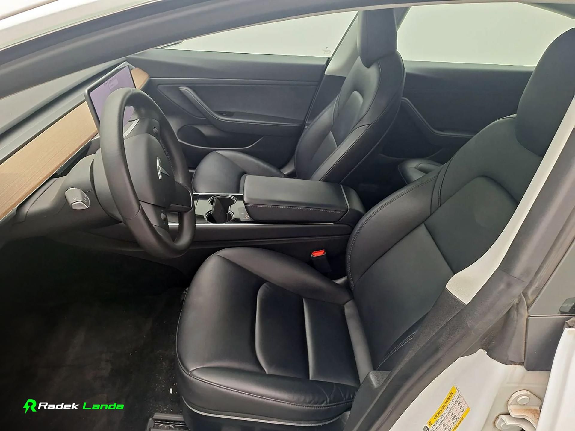 Tesla Model 3, Standard Range Plus | 225 kW - fotka 6