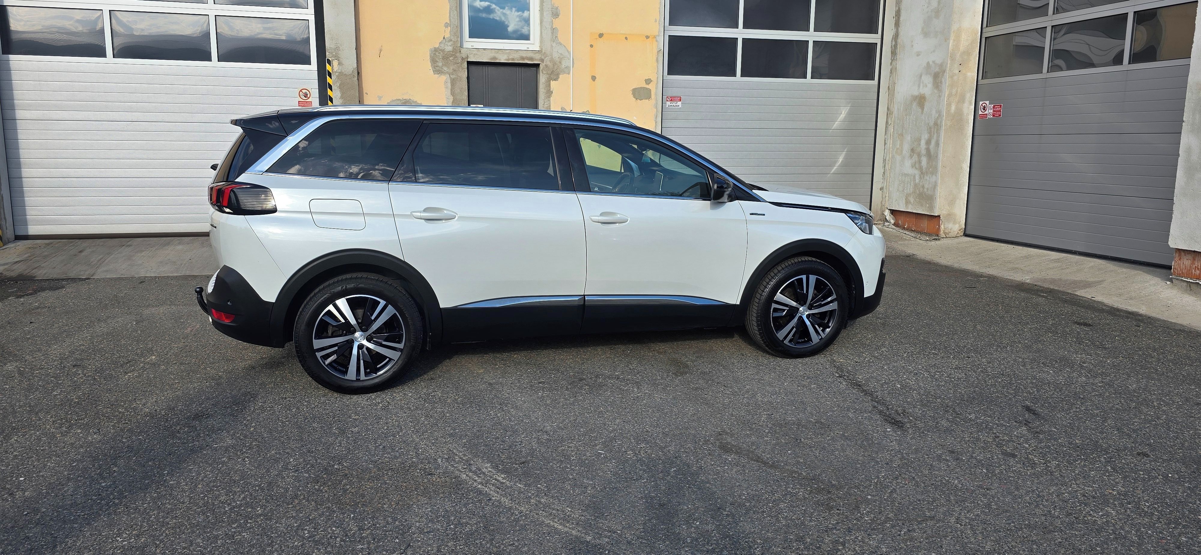 Peugeot 5008, Výbava GT - fotka 2