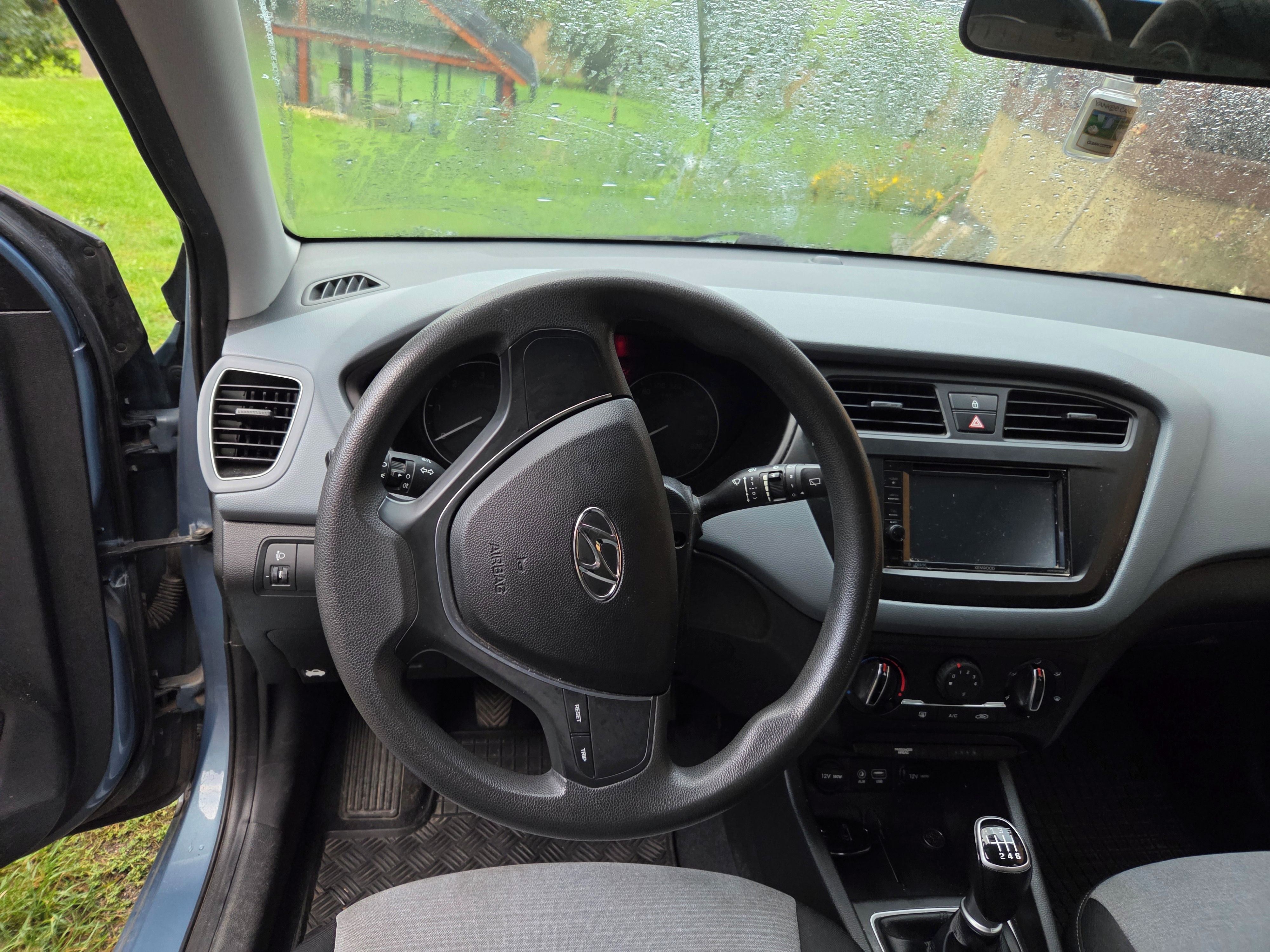 Hyundai i20 - fotka 3