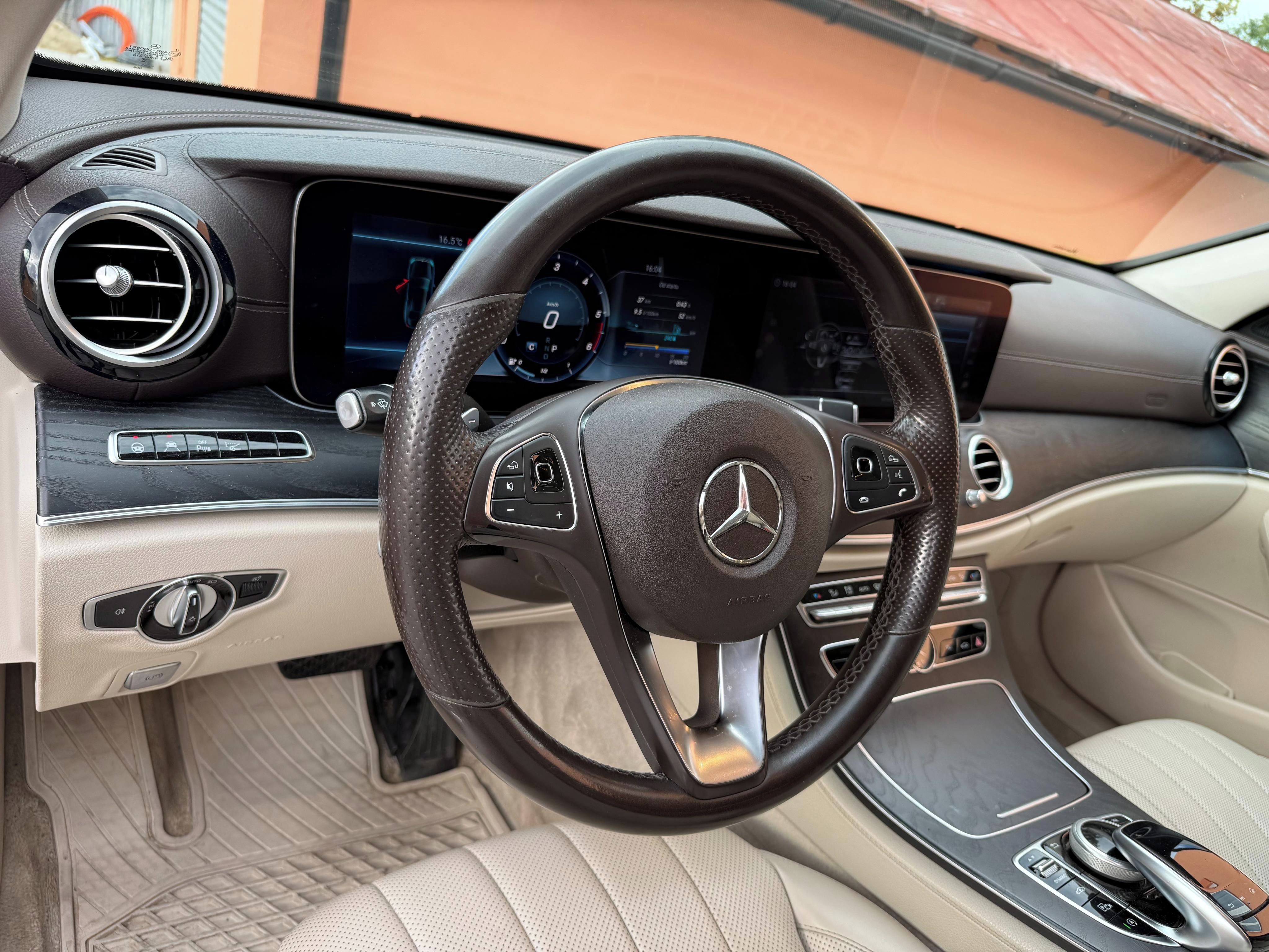 Mercedes-Benz Třídy E, Mercedes-Benz E 350d 4MATIC AM - fotka 4