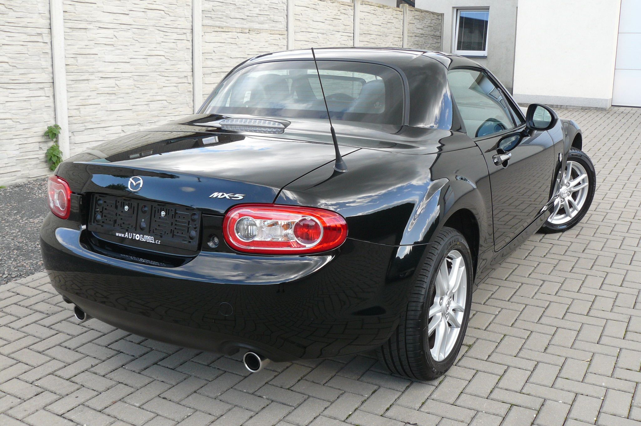 Mazda MX-5, 1.8i 16v, 93kW, EL. HARDTOP - fotka 5