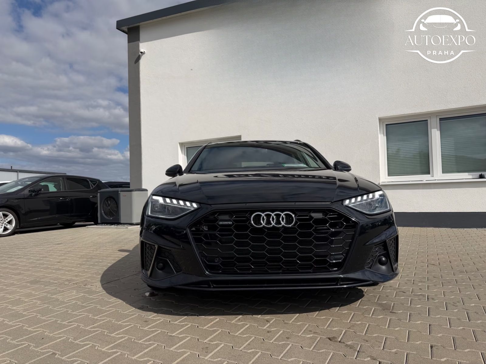 Audi A4, Avant 45 TFSI quattro S line - fotka 2