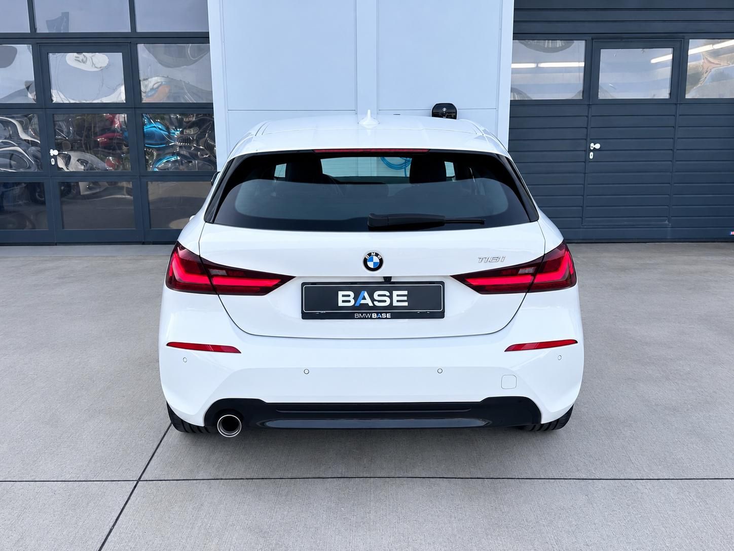 BMW Řada 1, 118i Model Sport Line - fotka 5