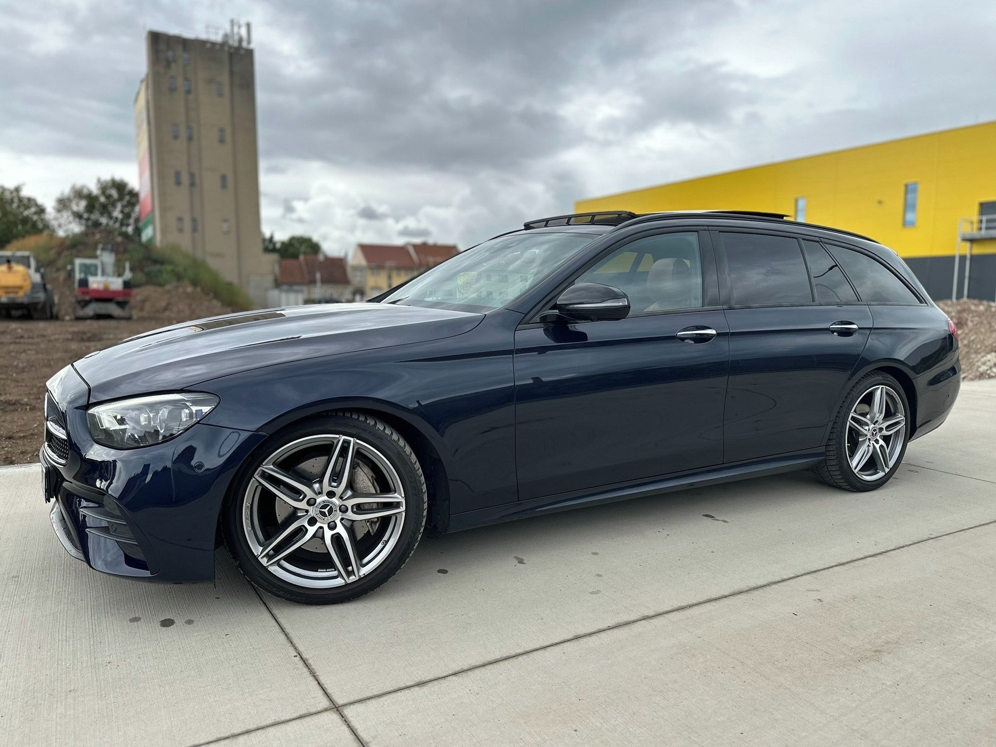 Mercedes-Benz Třídy E, E 200d AMG*NIGHT*360*PANO*FULL - fotka 3