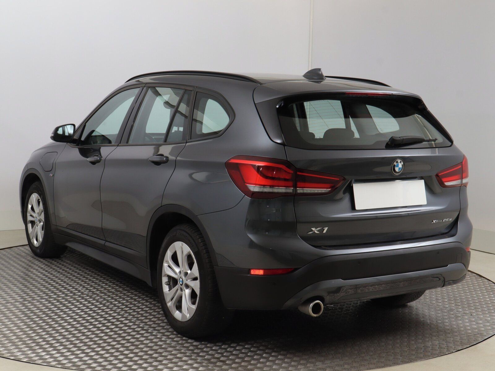 BMW X1, xDrive25e, 4X4, Automat - fotka 4